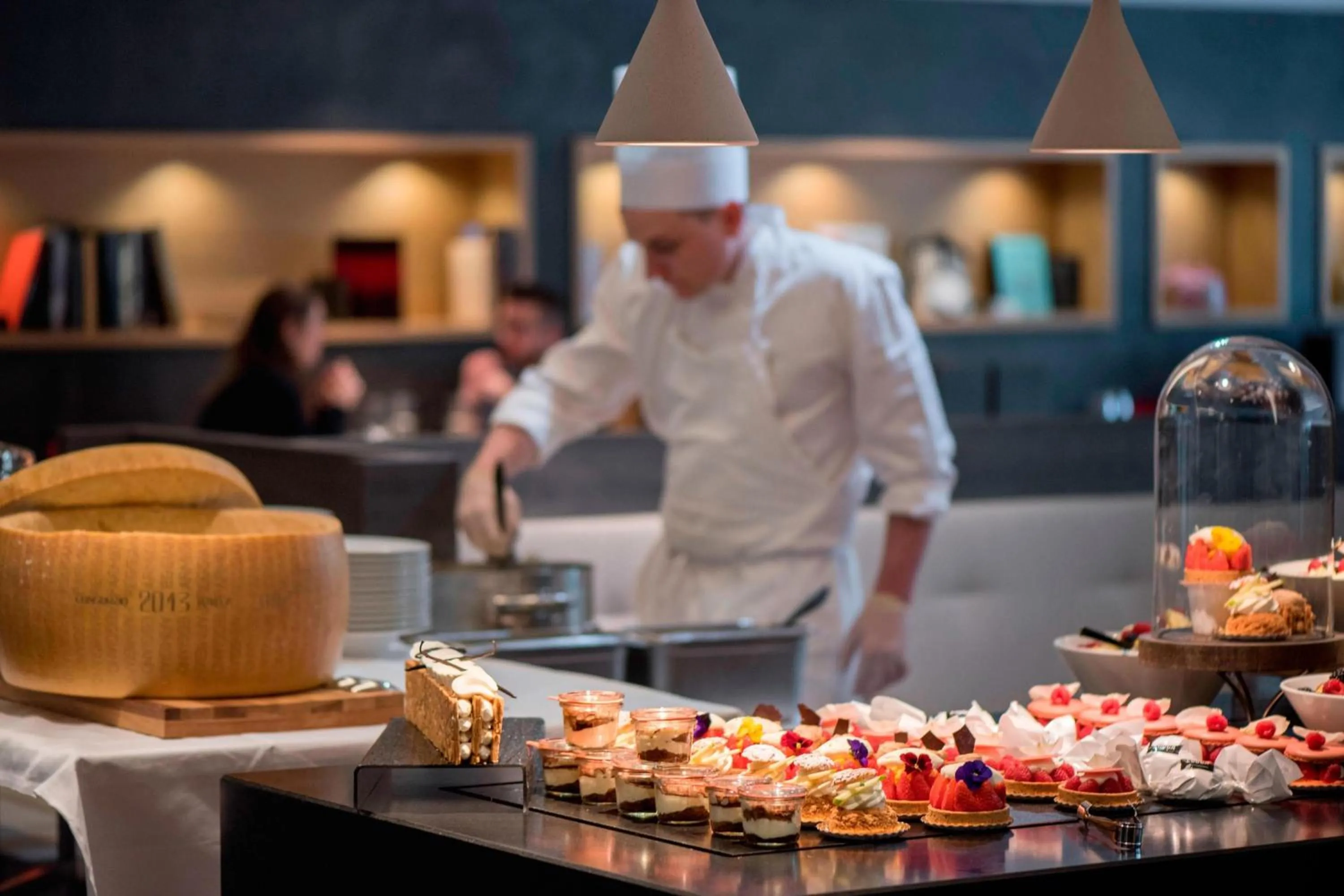 Restaurant/places to eat in Lyon Marriott Hotel Cité Internationale