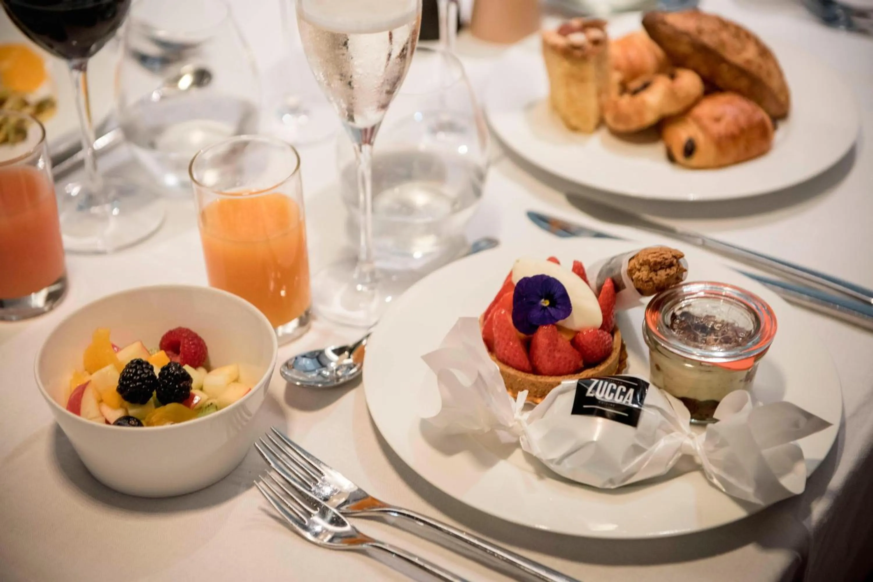 Restaurant/places to eat in Lyon Marriott Hotel Cité Internationale