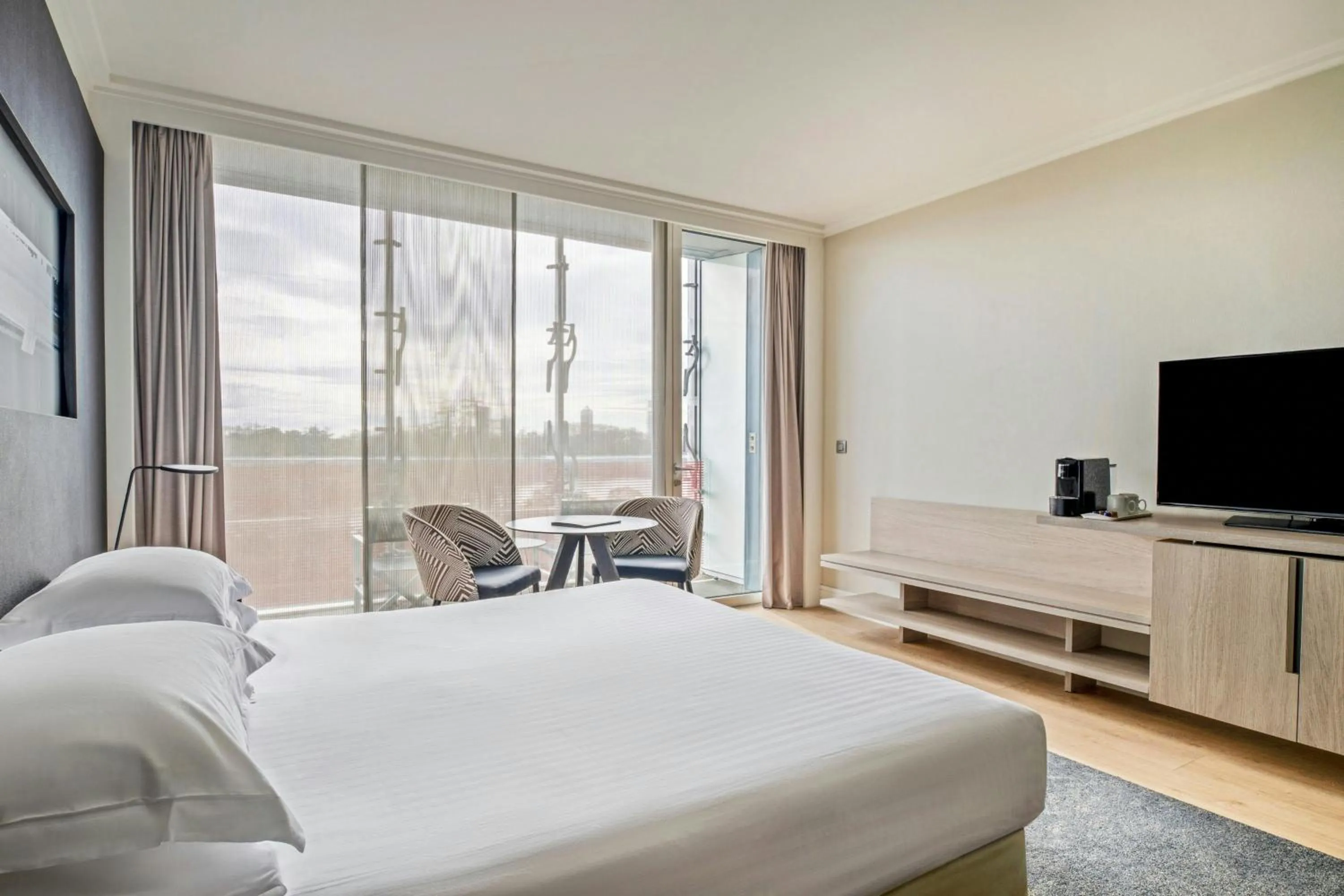 Photo of the whole room, Bed in Lyon Marriott Hotel Cité Internationale