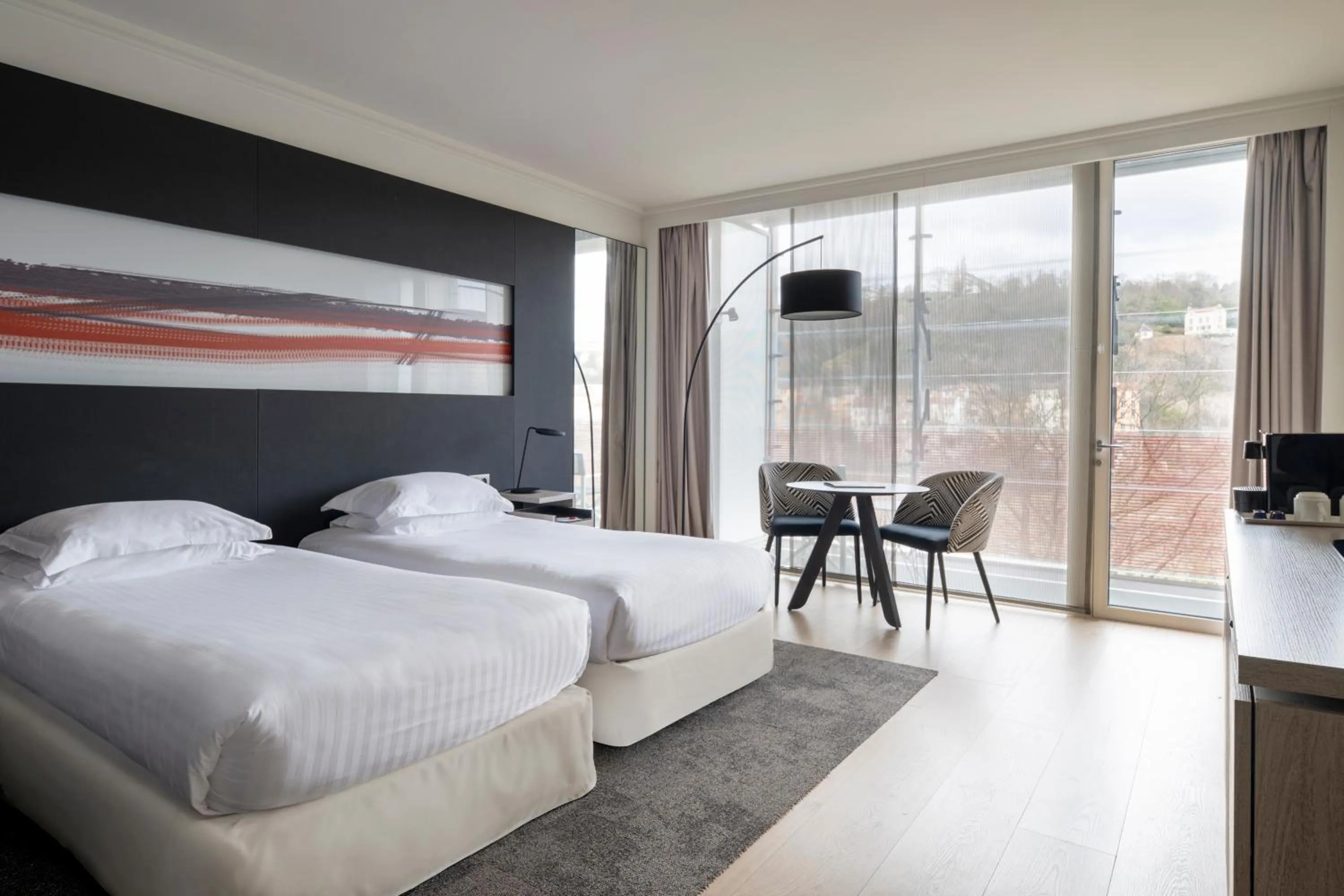 Balcony/Terrace, Bed in Lyon Marriott Hotel Cité Internationale