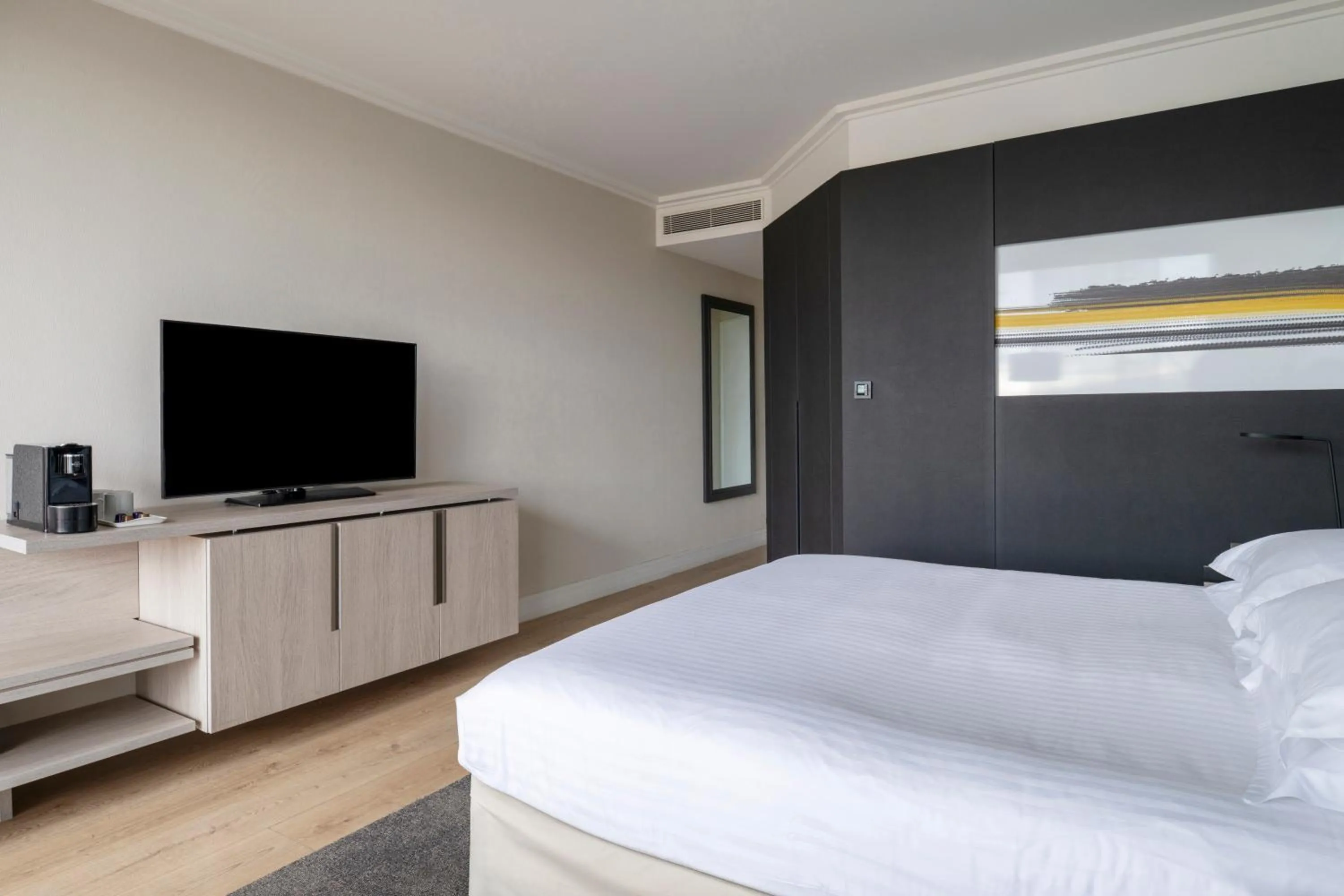 Bed in Lyon Marriott Hotel Cité Internationale