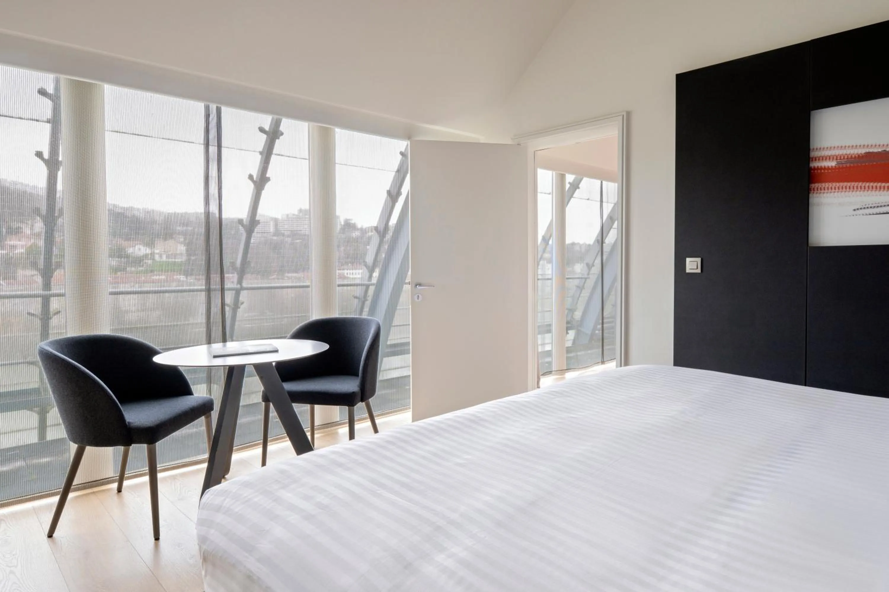 Balcony/Terrace, Bed in Lyon Marriott Hotel Cité Internationale