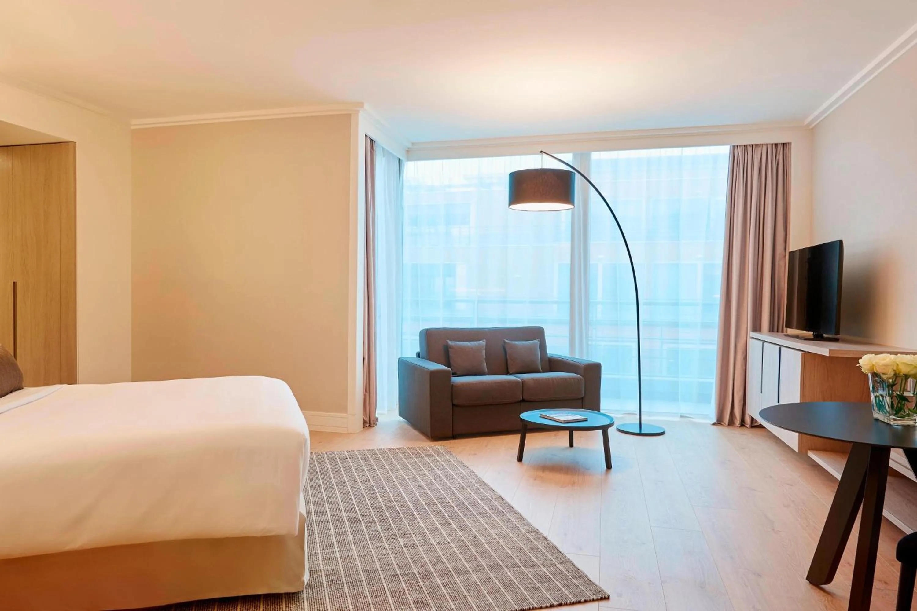 Bedroom, Bed in Lyon Marriott Hotel Cité Internationale