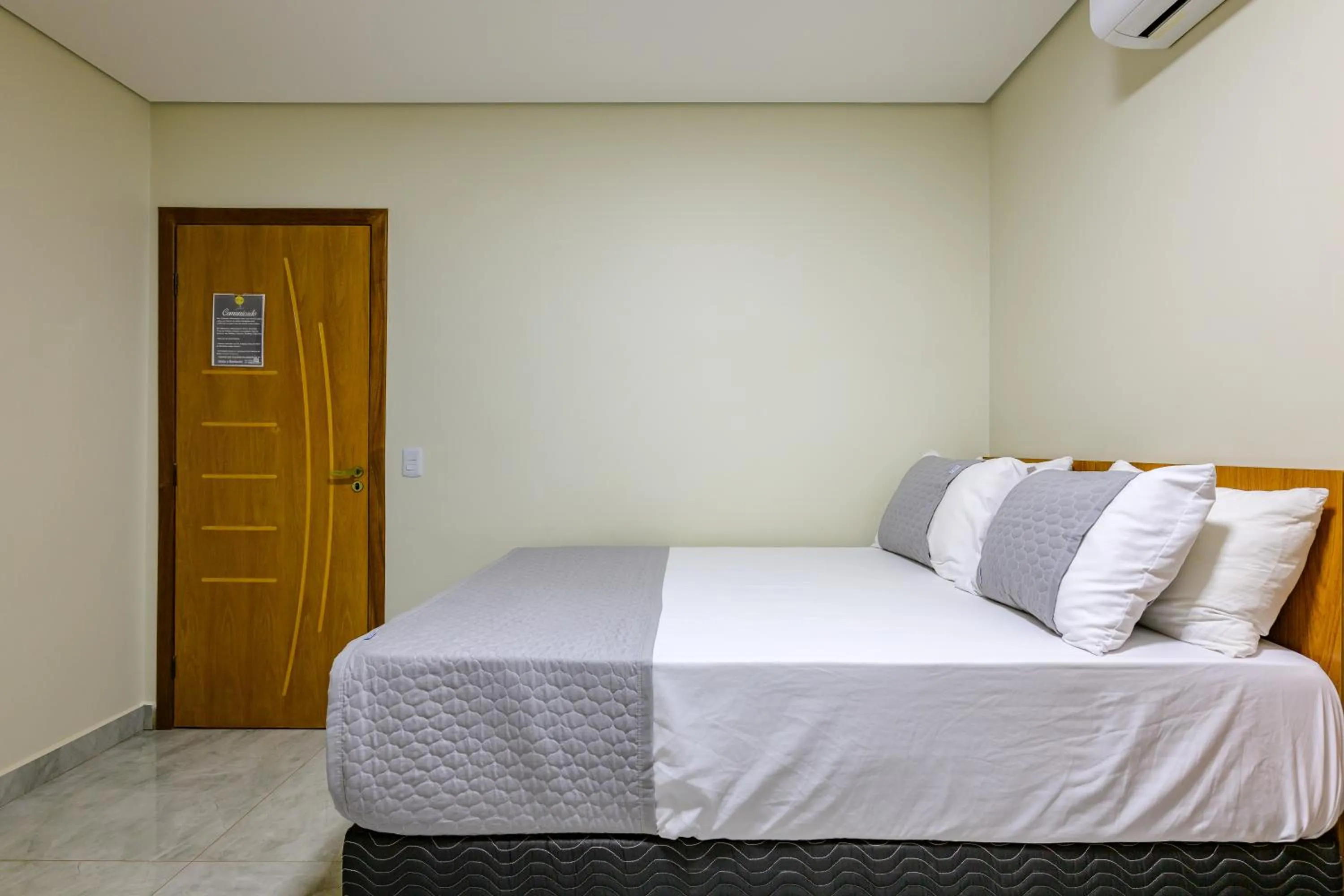 Bedroom, Bed in OYO Hotel Brisa Tropical, Brasília