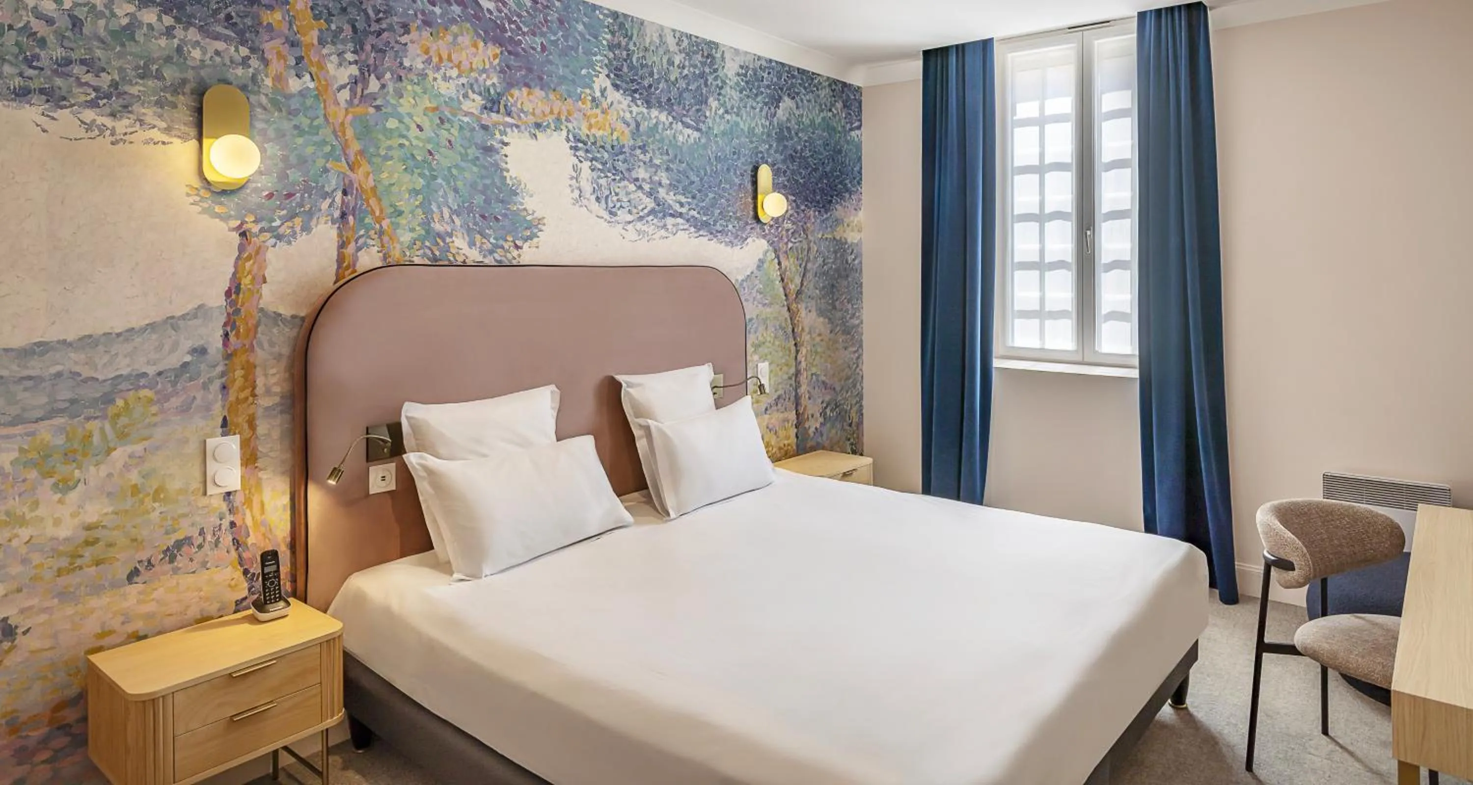 Bedroom, Bed in Best Western Poitiers Centre Le Grand Hôtel