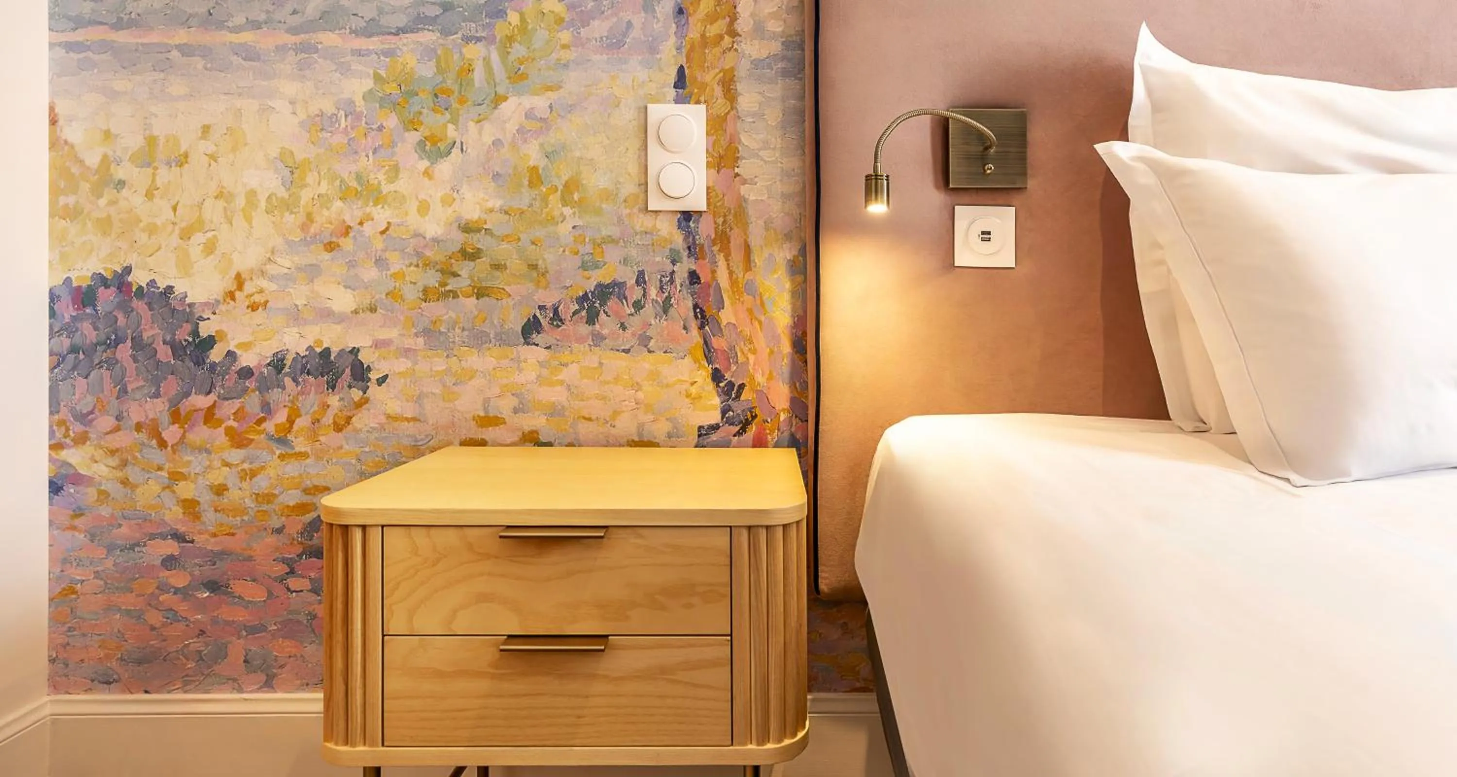 Bedroom, Bed in Best Western Poitiers Centre Le Grand Hôtel