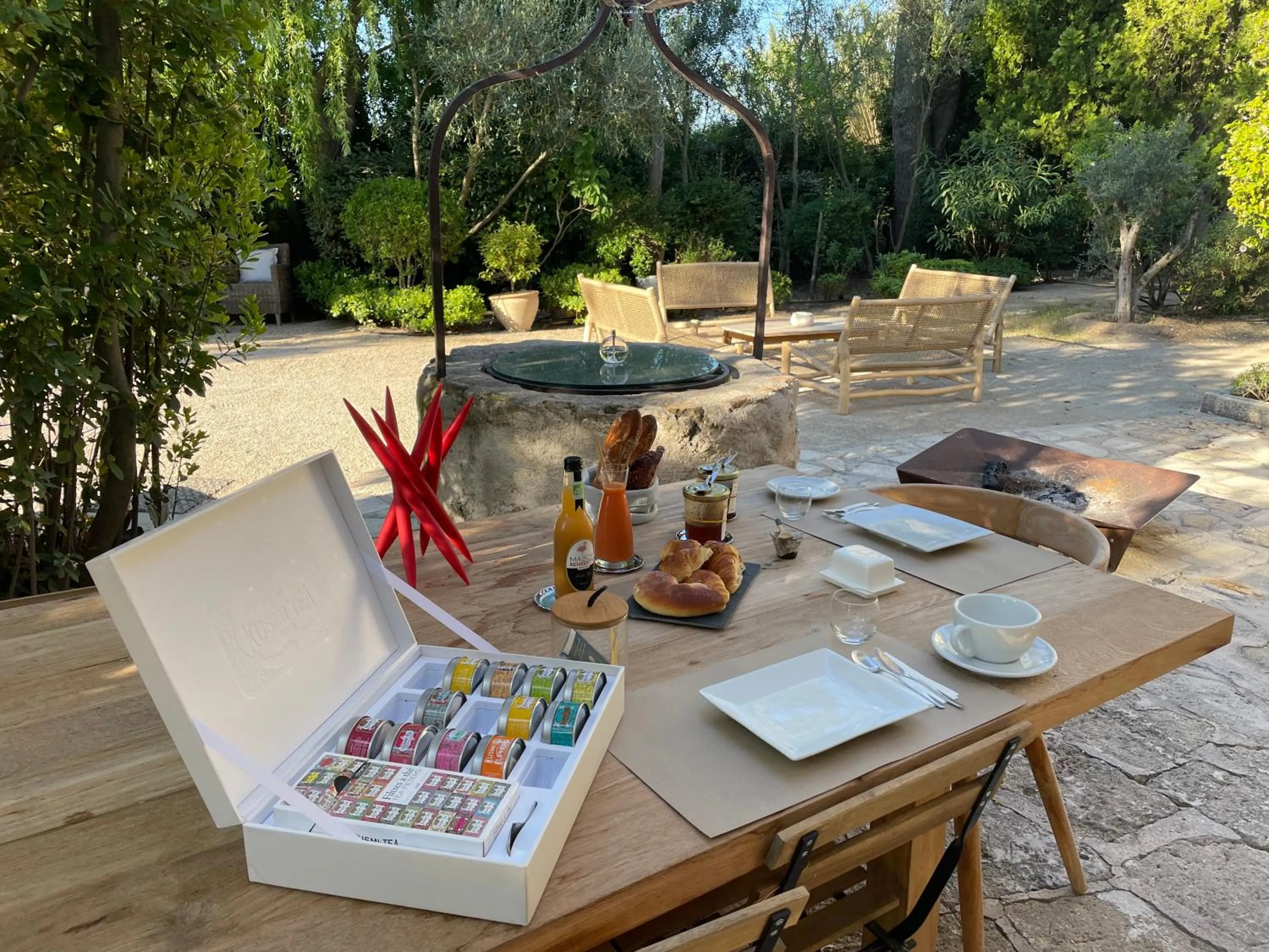 Breakfast in Mas des Alpilles