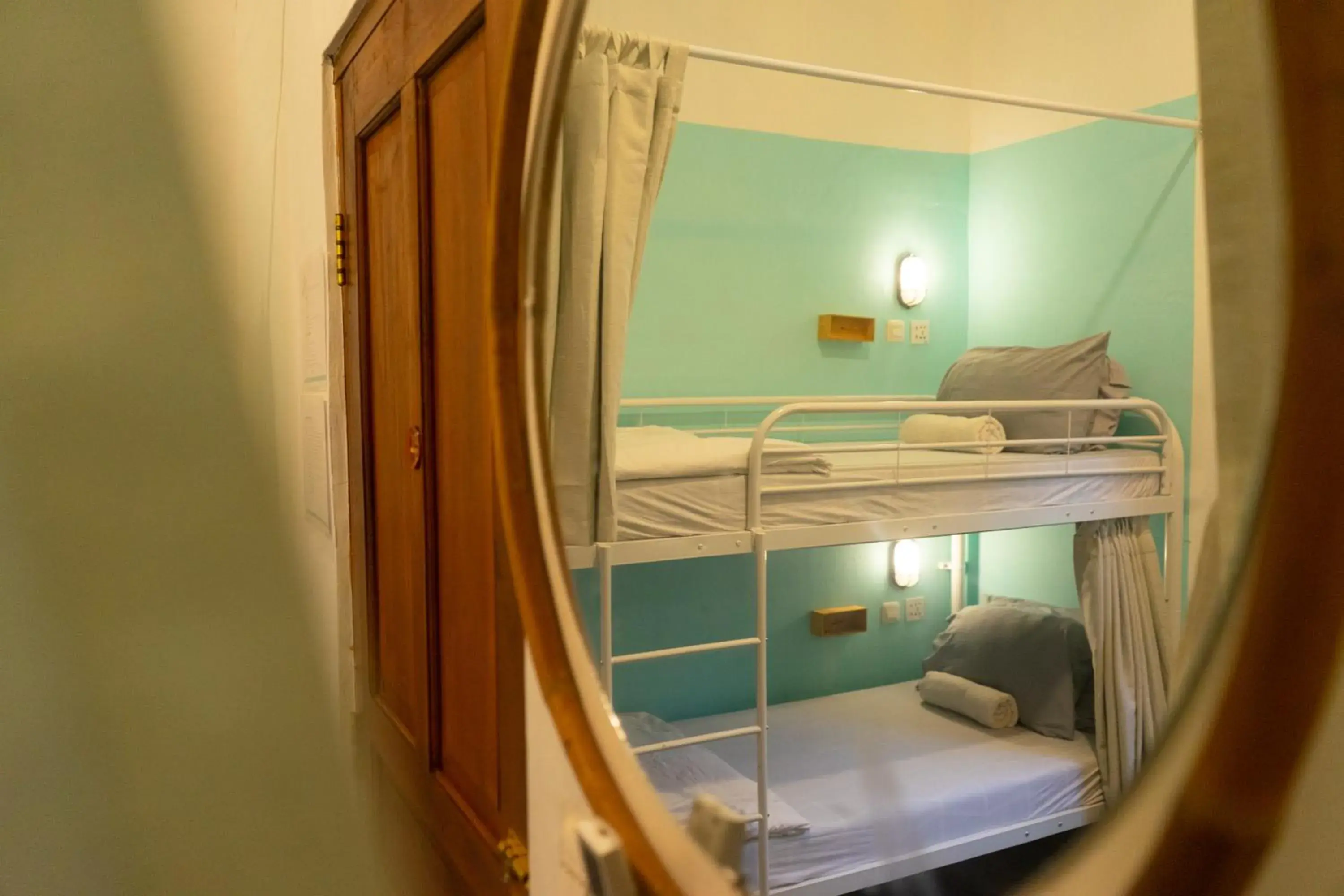 Bed in 4-Bed Mixed Dormitory Room in Wonderloft Hostel Jogja Bed in 4-Bed Mixed Dormitory Room in Wonderloft Hostel Jogja