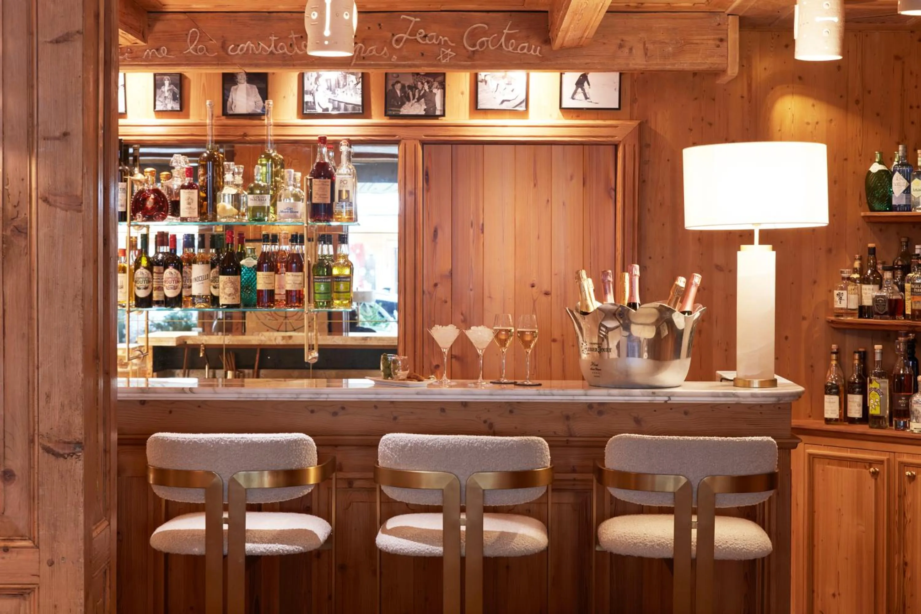 Lounge or bar in Hotel Mont Blanc Megève