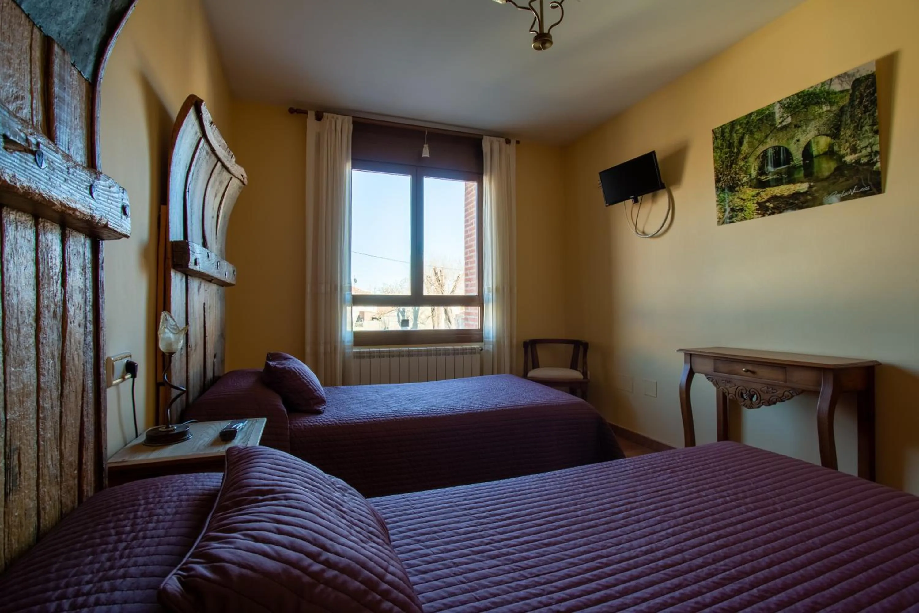 Photo of the whole room, Bed in Tirontillana