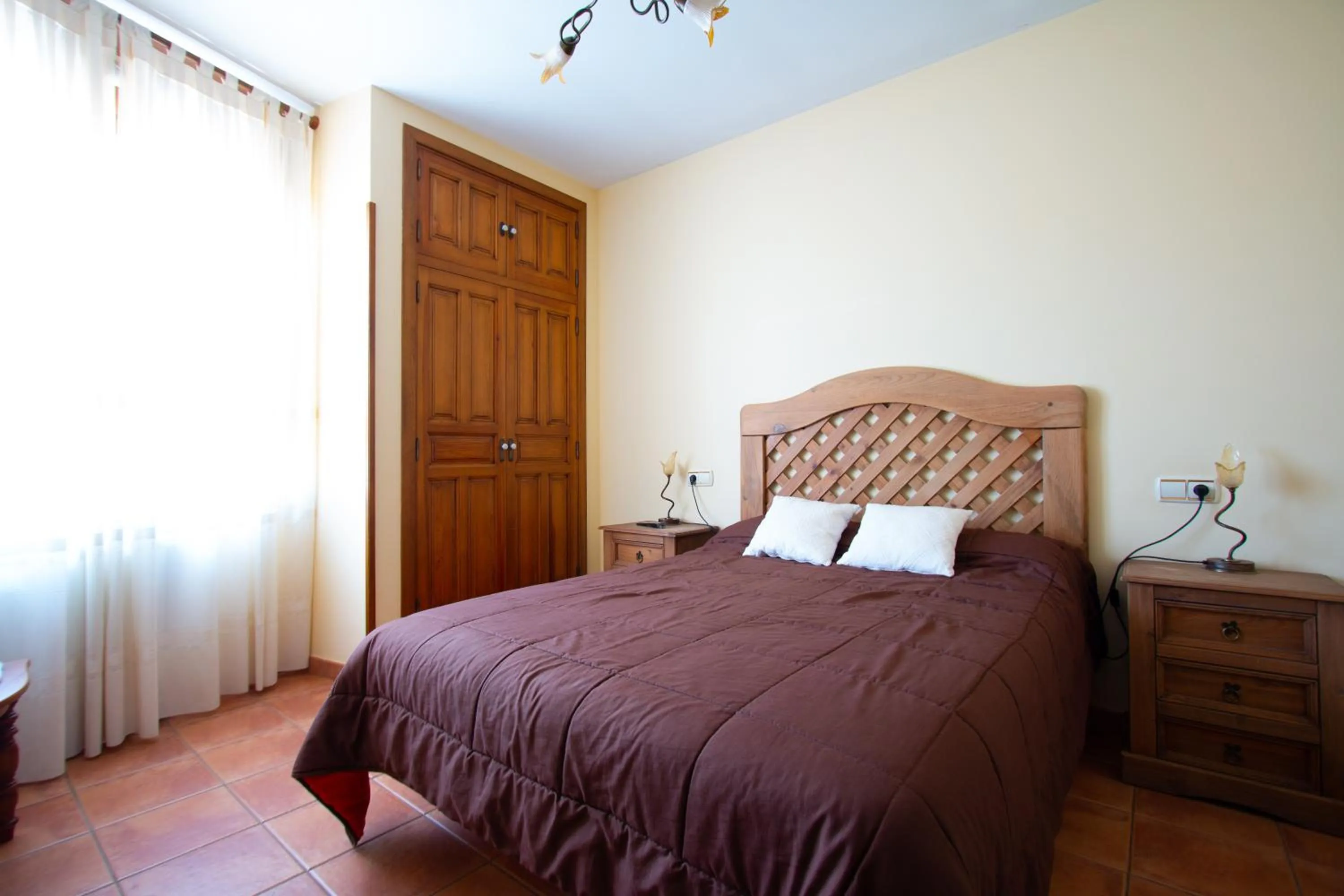 Photo of the whole room, Bed in Tirontillana