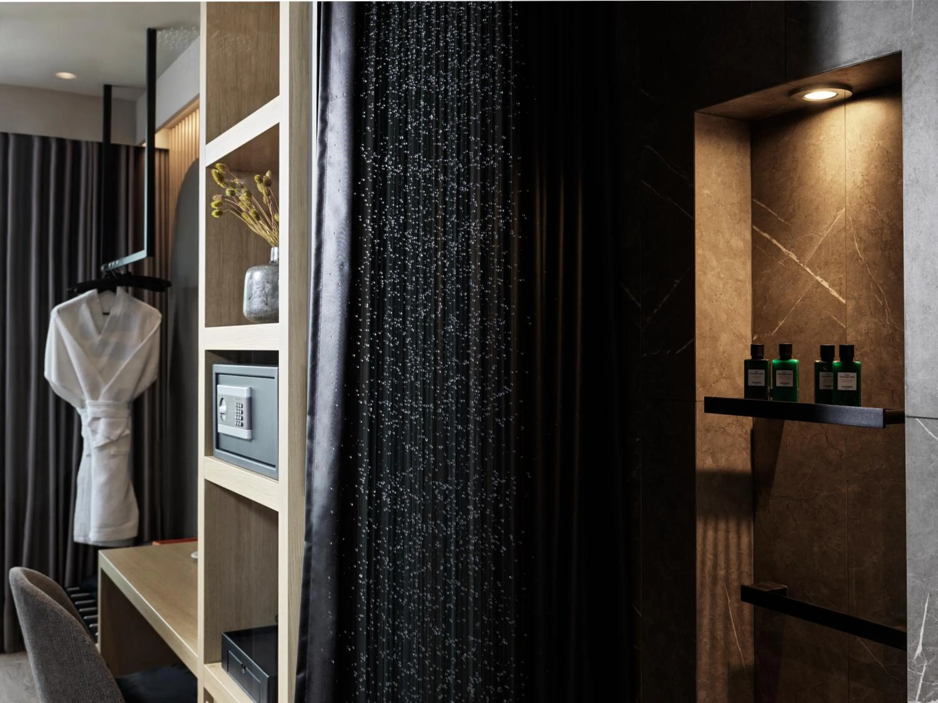 Bathroom in Heritage Hill Hotel