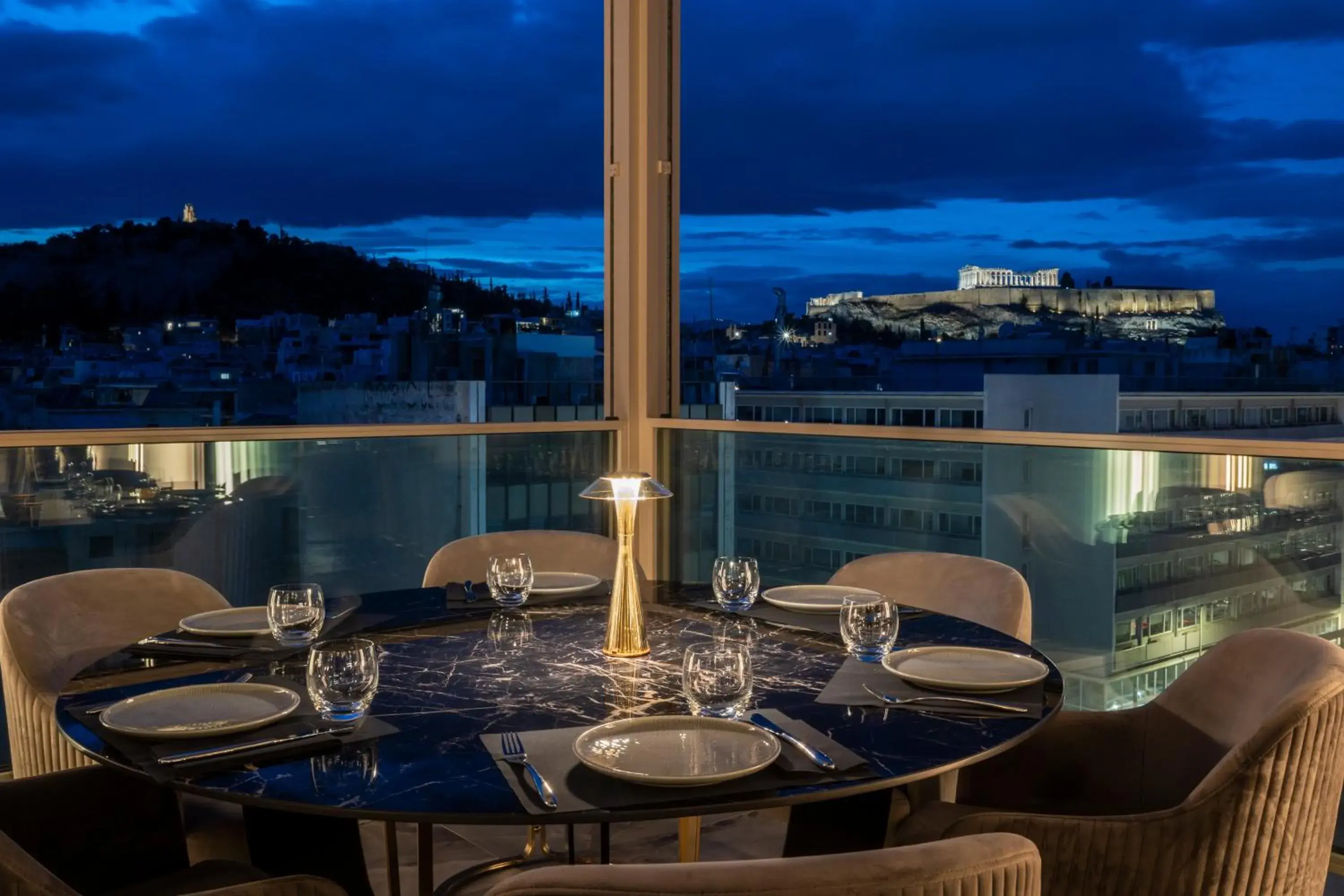 Restaurant/places to eat in Heritage Hill Hotel Restaurant/places to eat in Heritage Hill Hotel