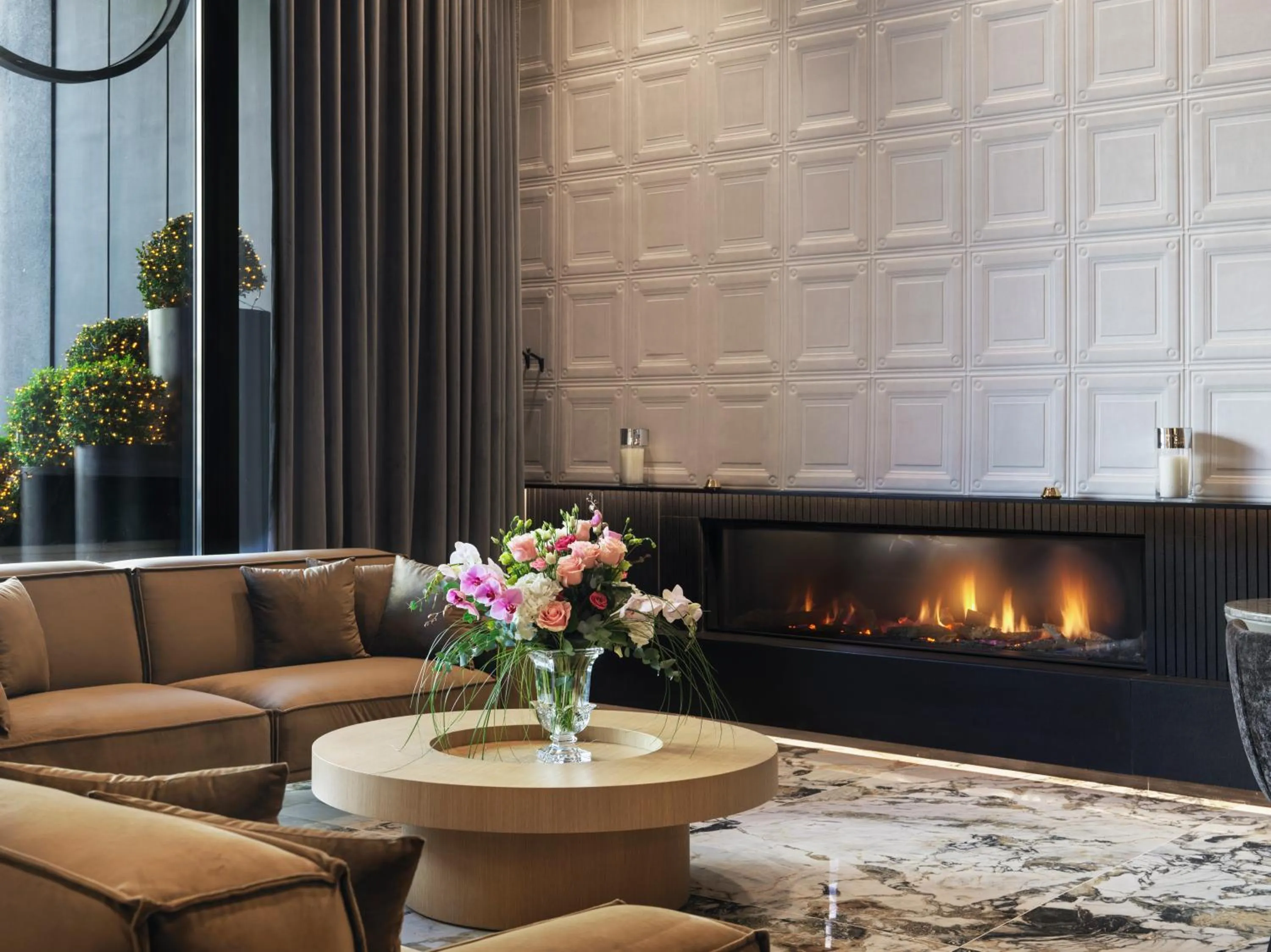 Property building in Heritage Hill Hotel