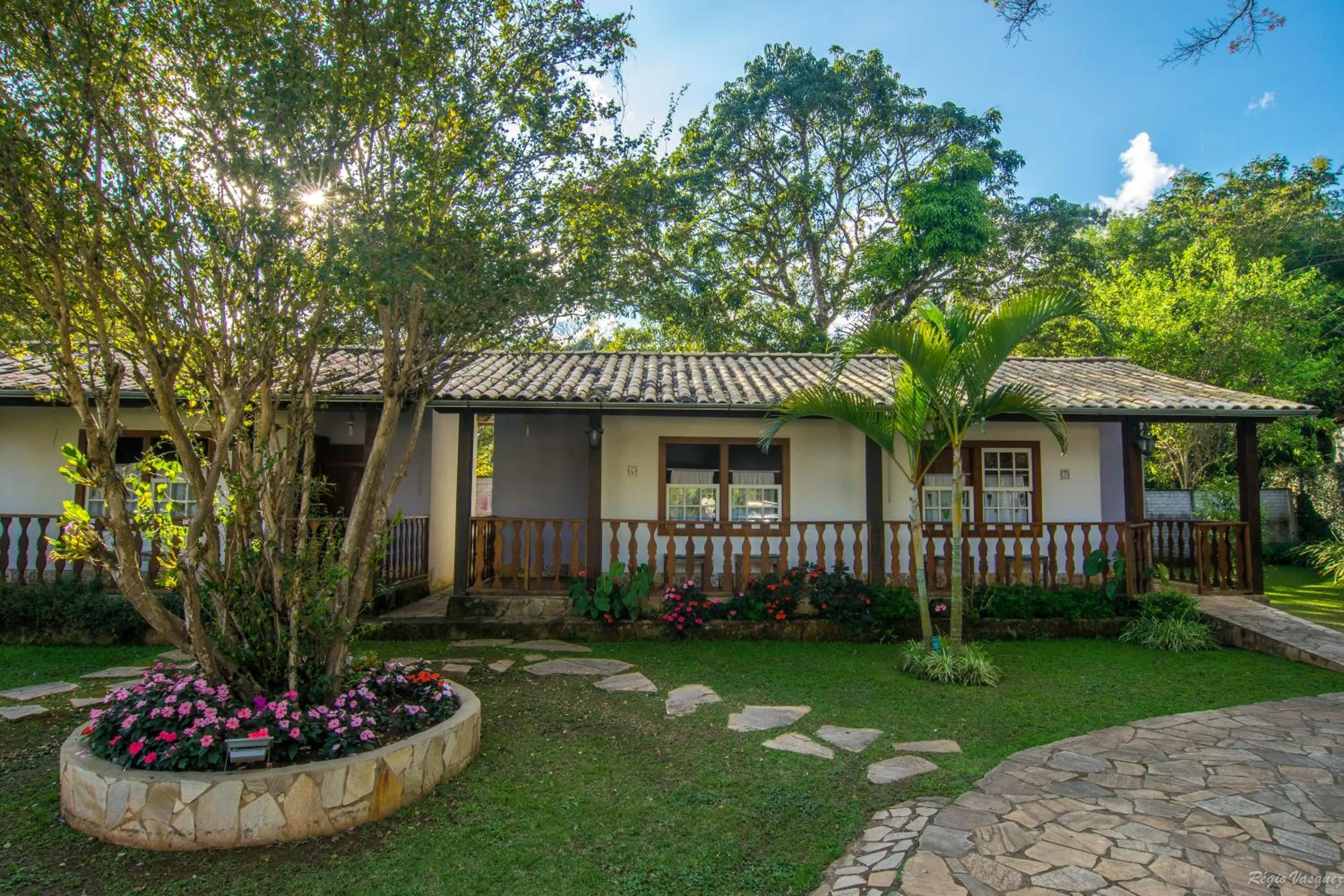 Property building in Casa de Violeta Pousada