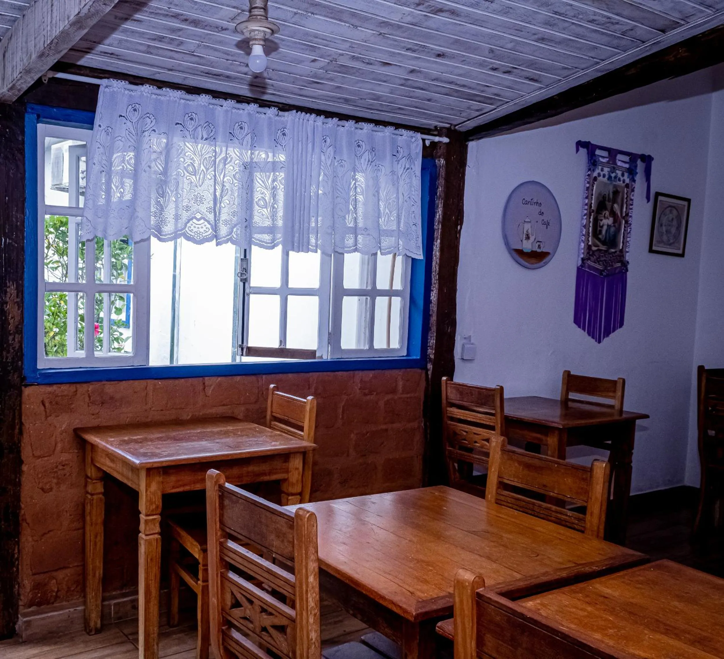 Restaurant/places to eat in Casa de Violeta Pousada