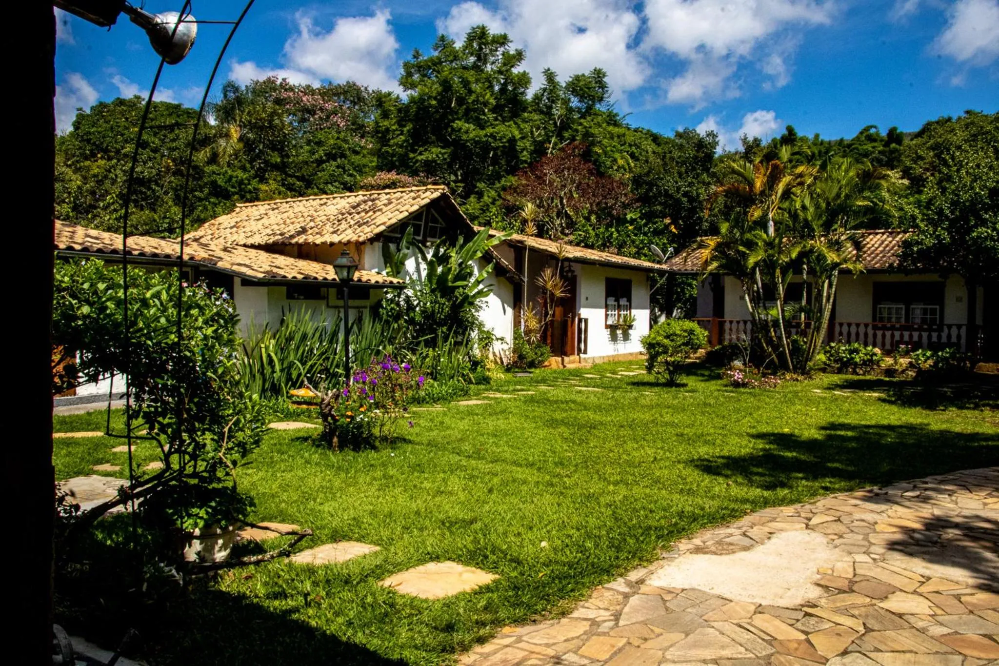 Garden view in Casa de Violeta Pousada
