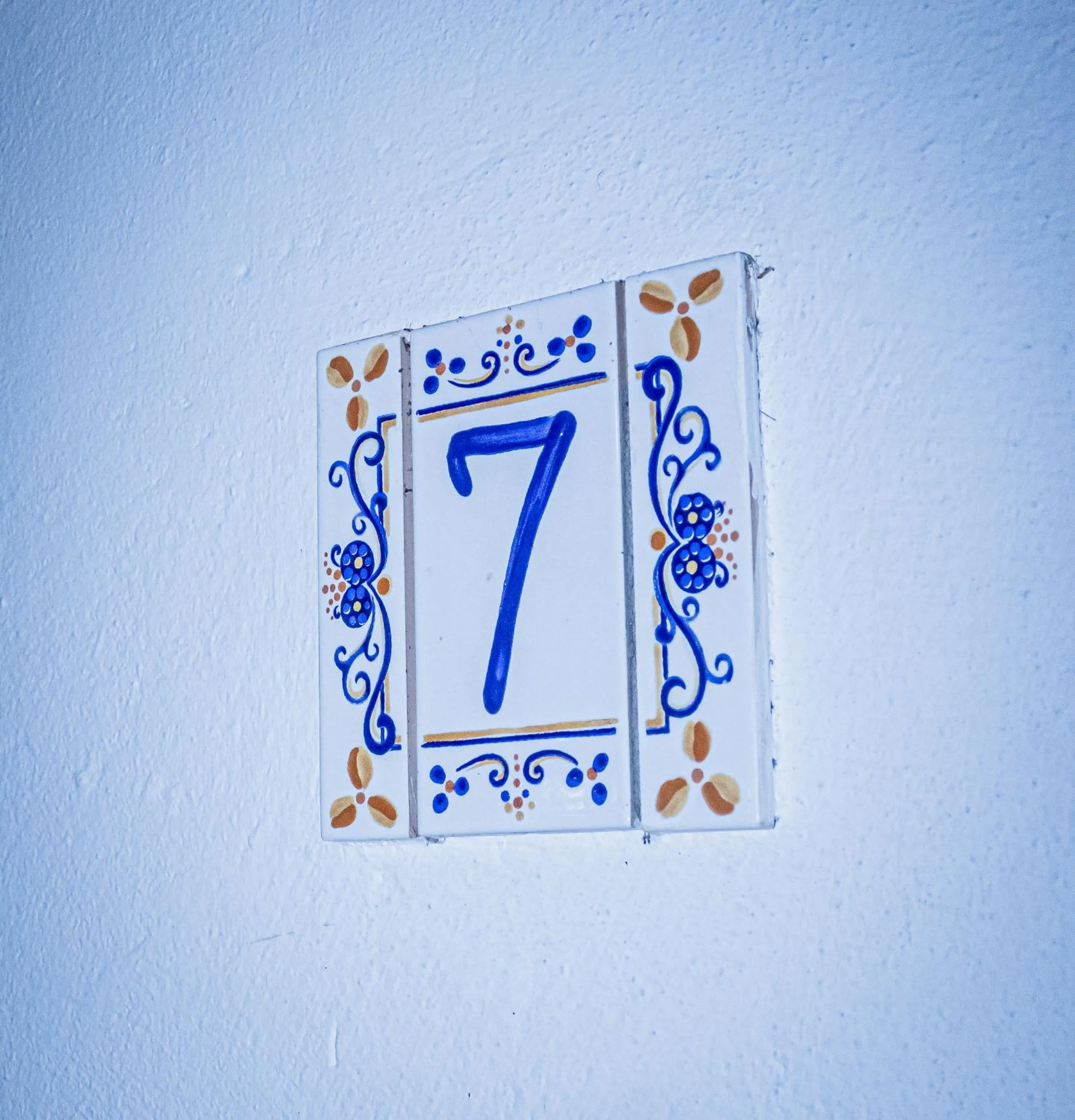 Text overlay in Casa de Violeta Pousada