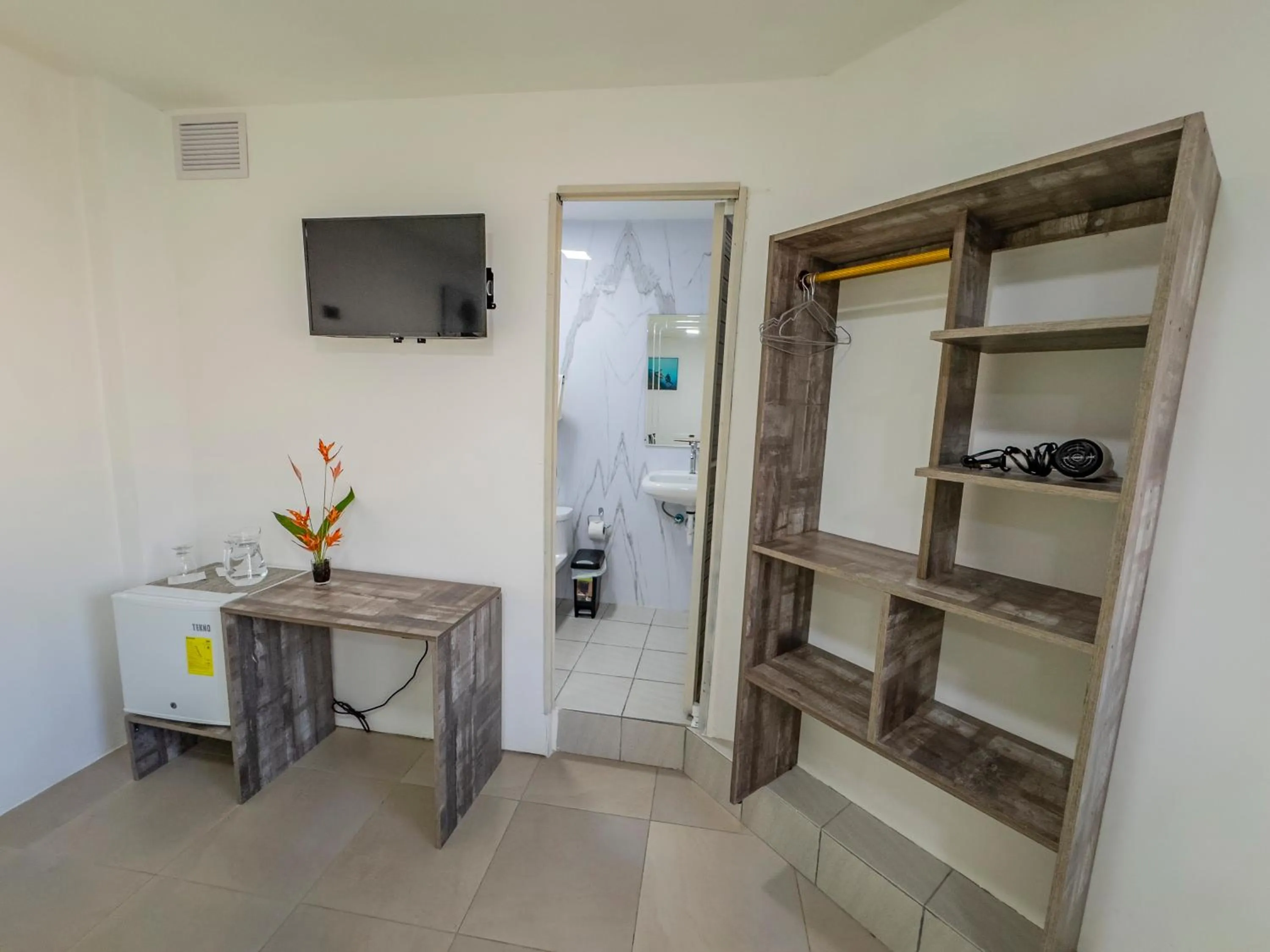 TV and multimedia in Galapagos Dreams