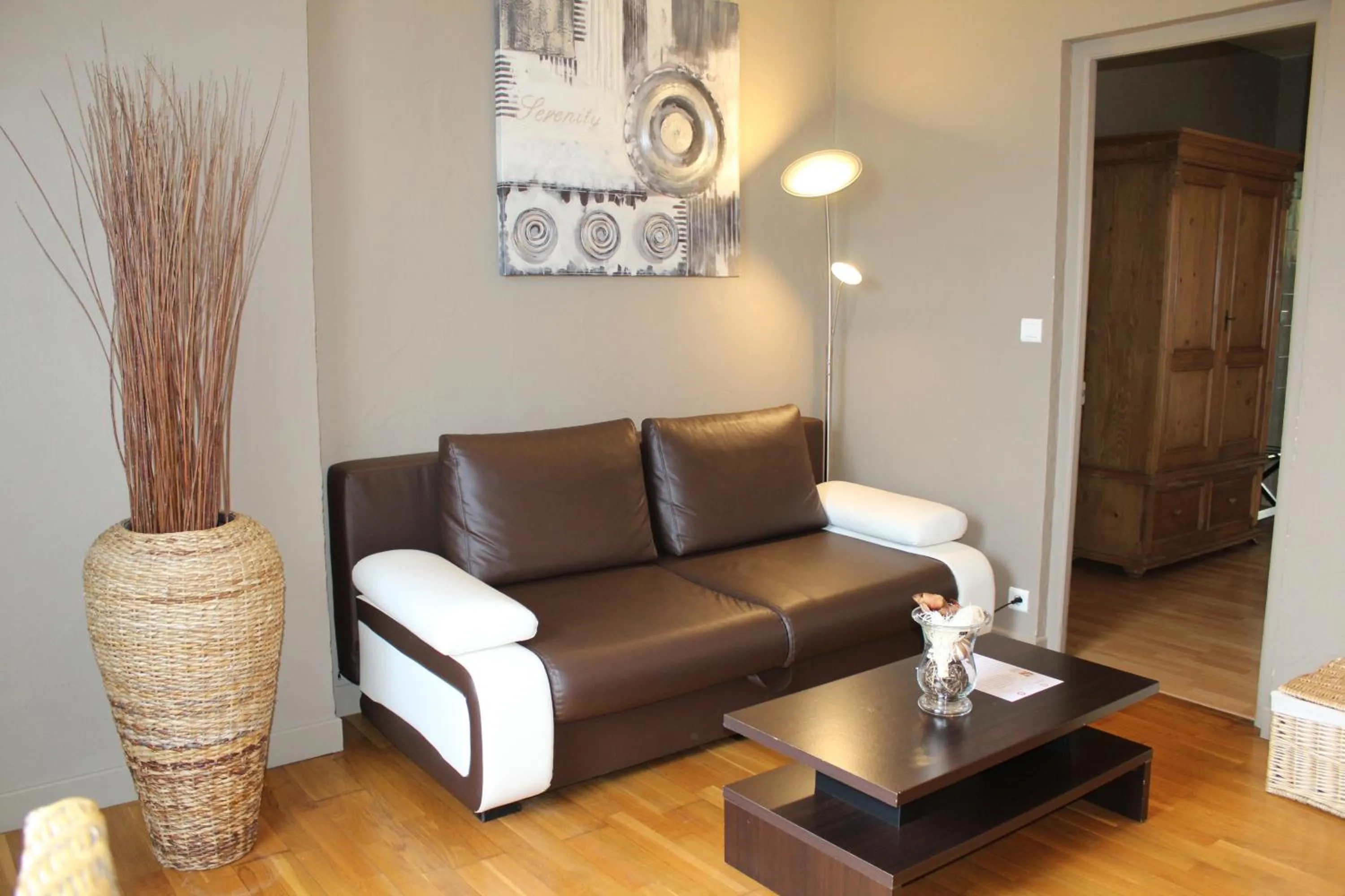 Living room in Logis Hôtel Restaurant Le Quai Fleuri