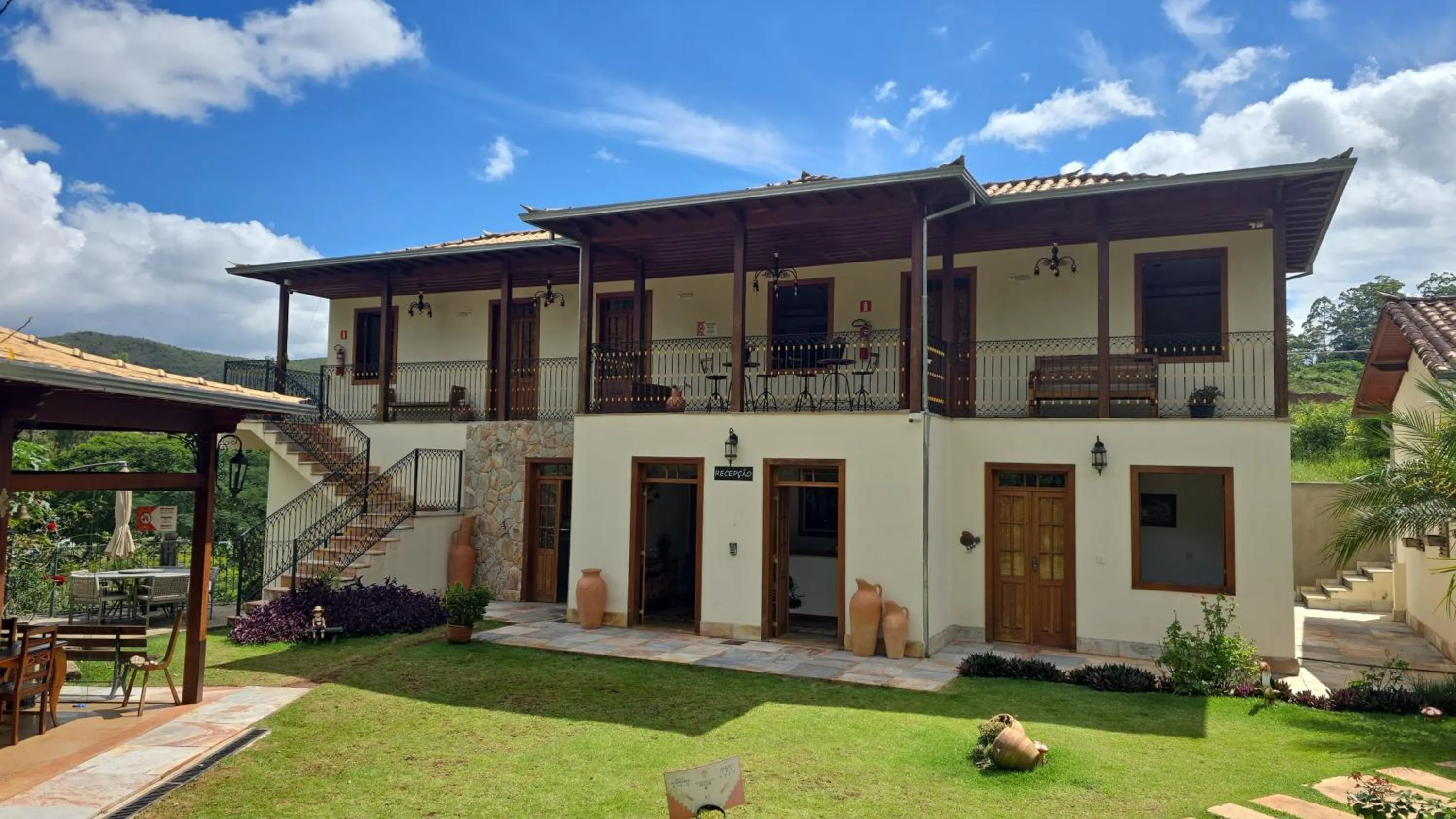 Property building in Pousada Boutique Chico Anjo