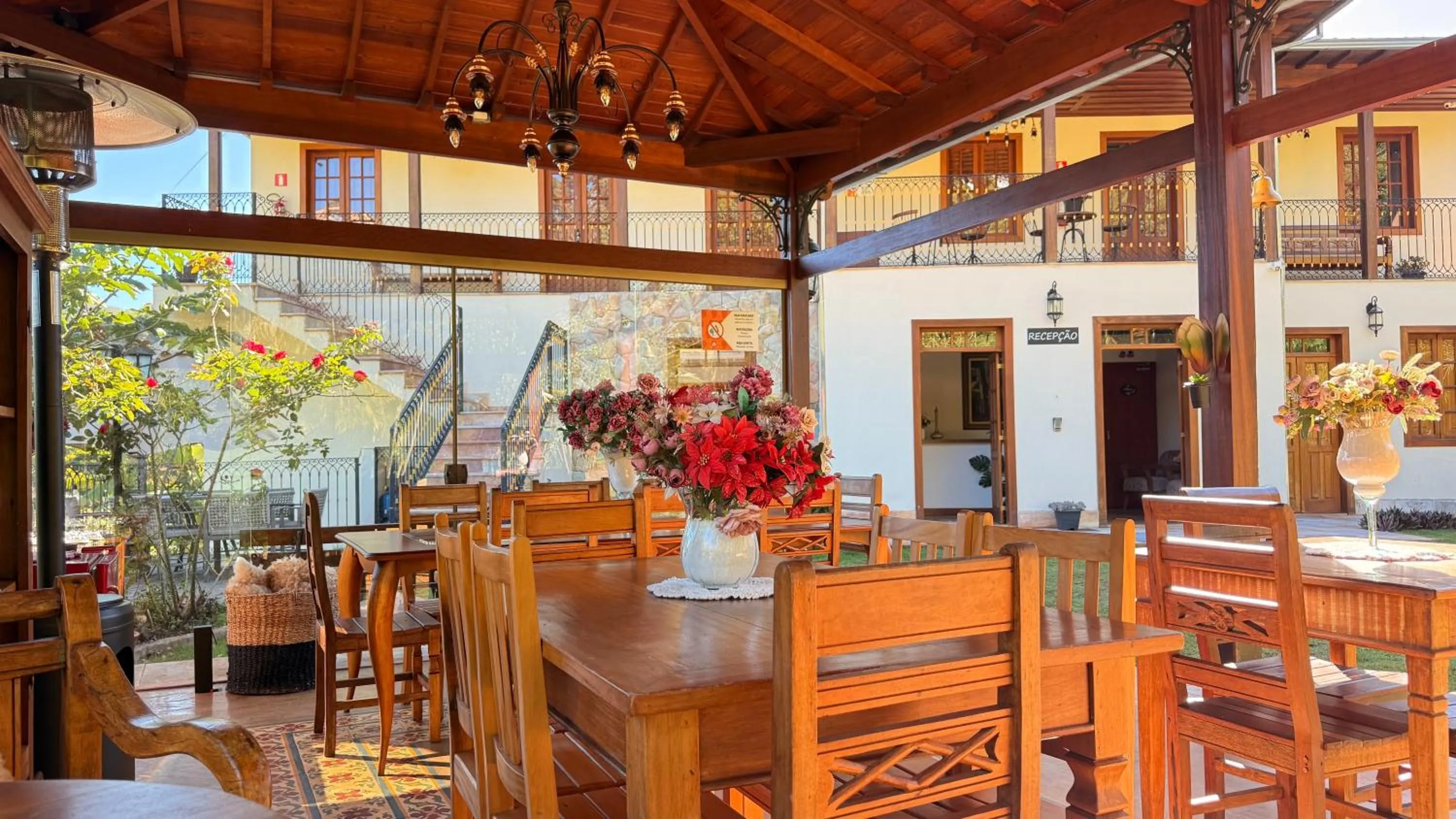 Restaurant/places to eat in Pousada Boutique Chico Anjo