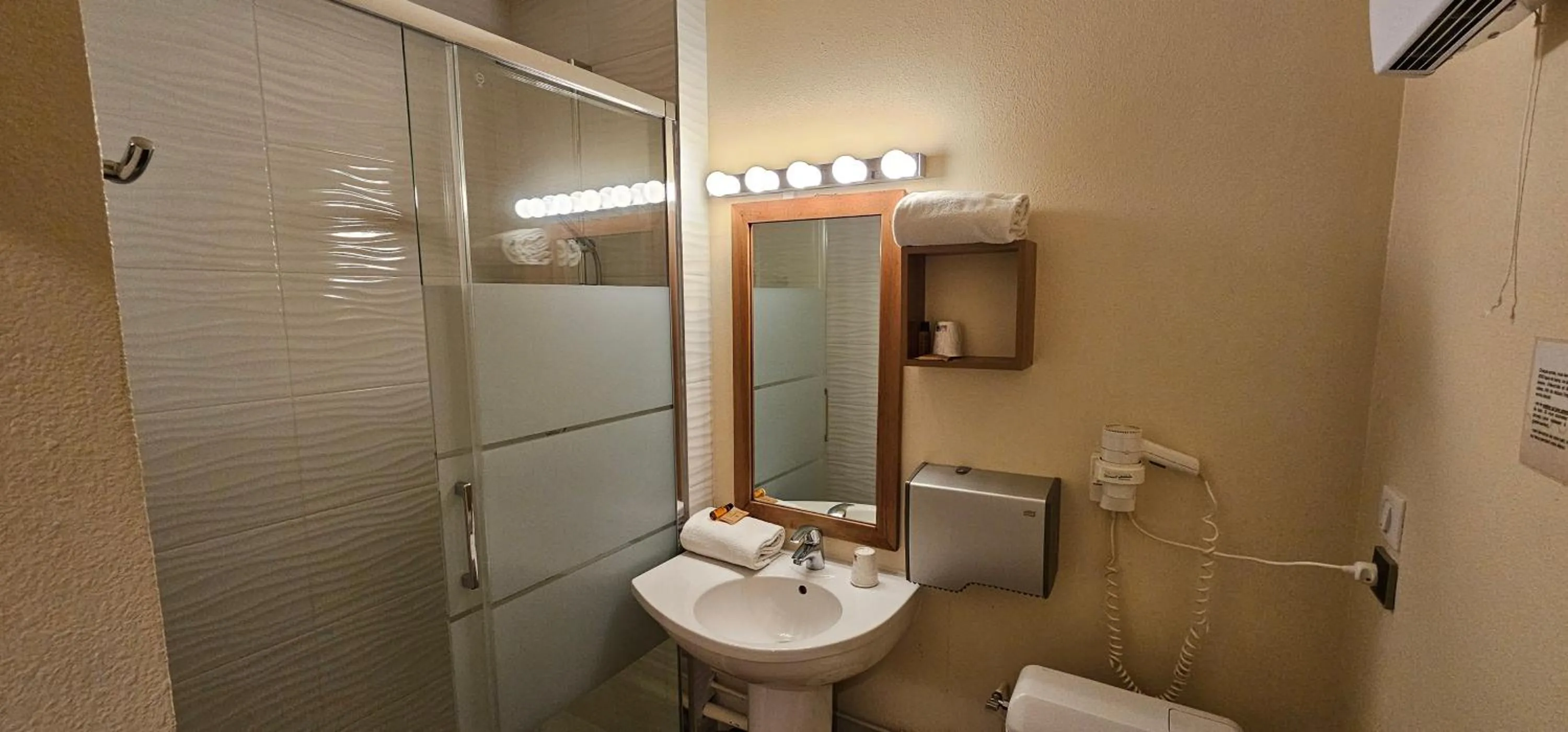 Contact Hôtel Solana, Niort MendesFrance