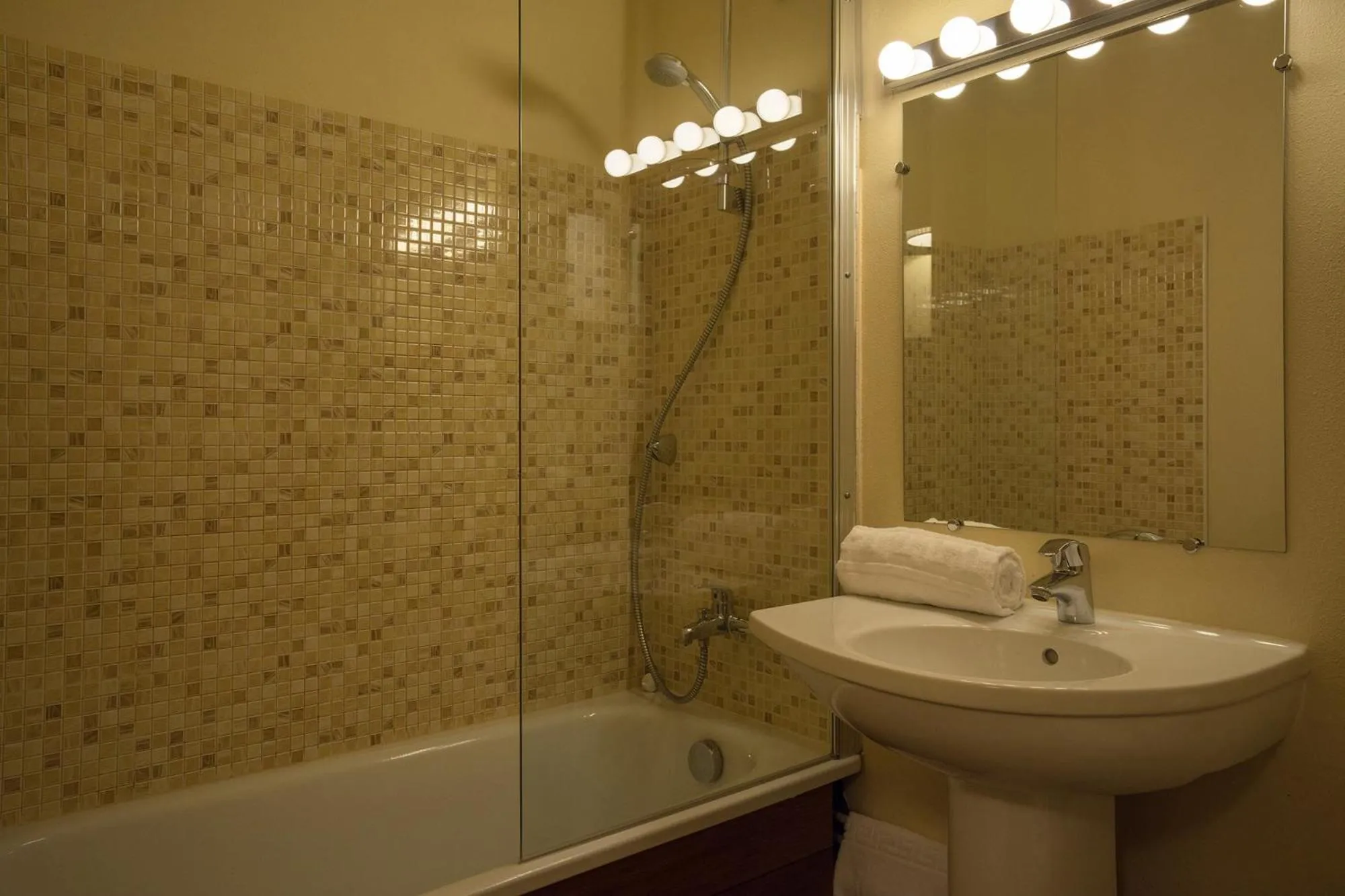 Contact Hôtel Solana, Niort MendesFrance