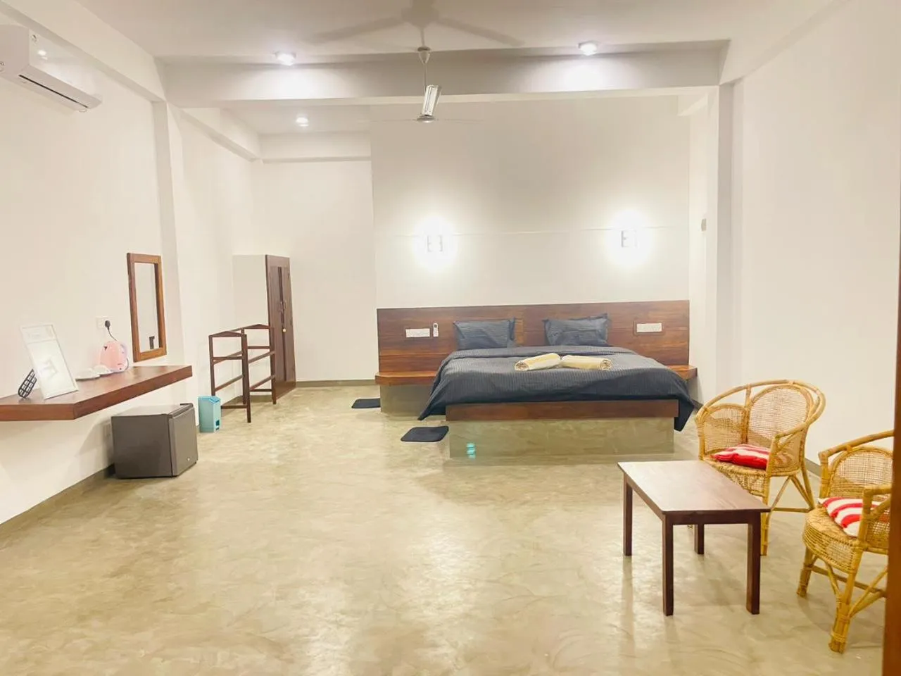 Bed in Ashansa Lagoon Resort