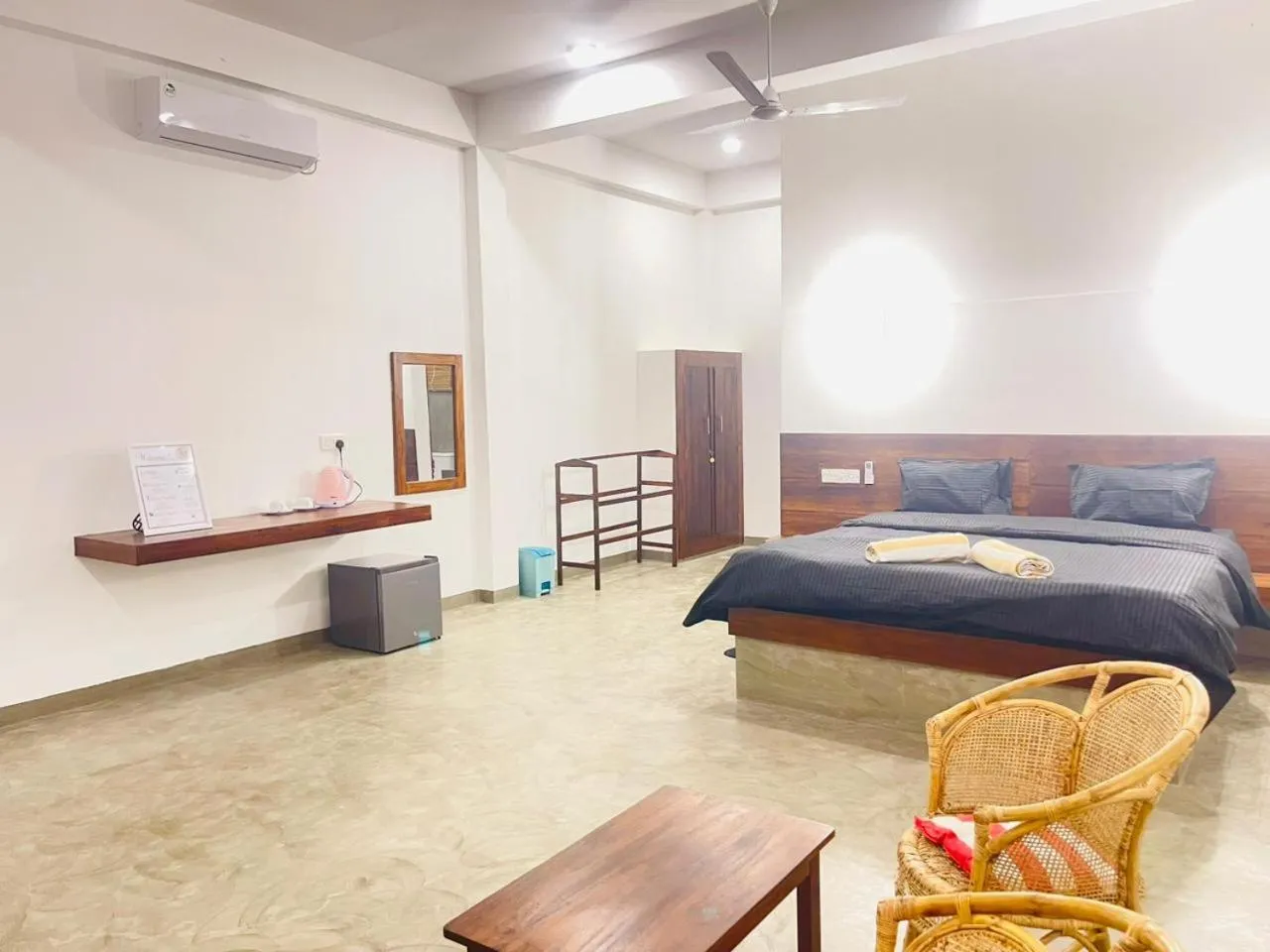 Bed in Ashansa Lagoon Resort