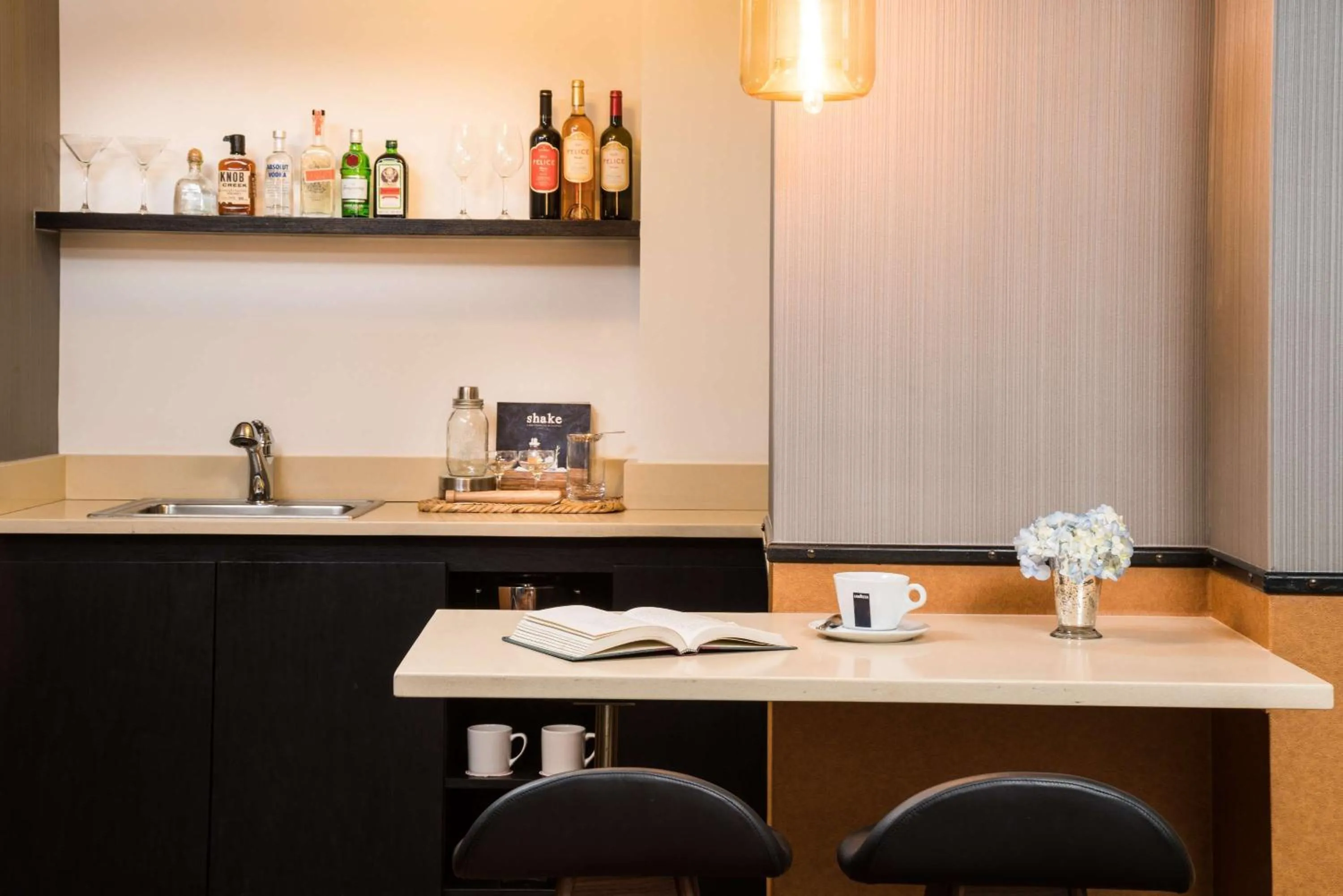 Photo of the whole room in Gild Hall, A Thompson Hotel, by Hyatt