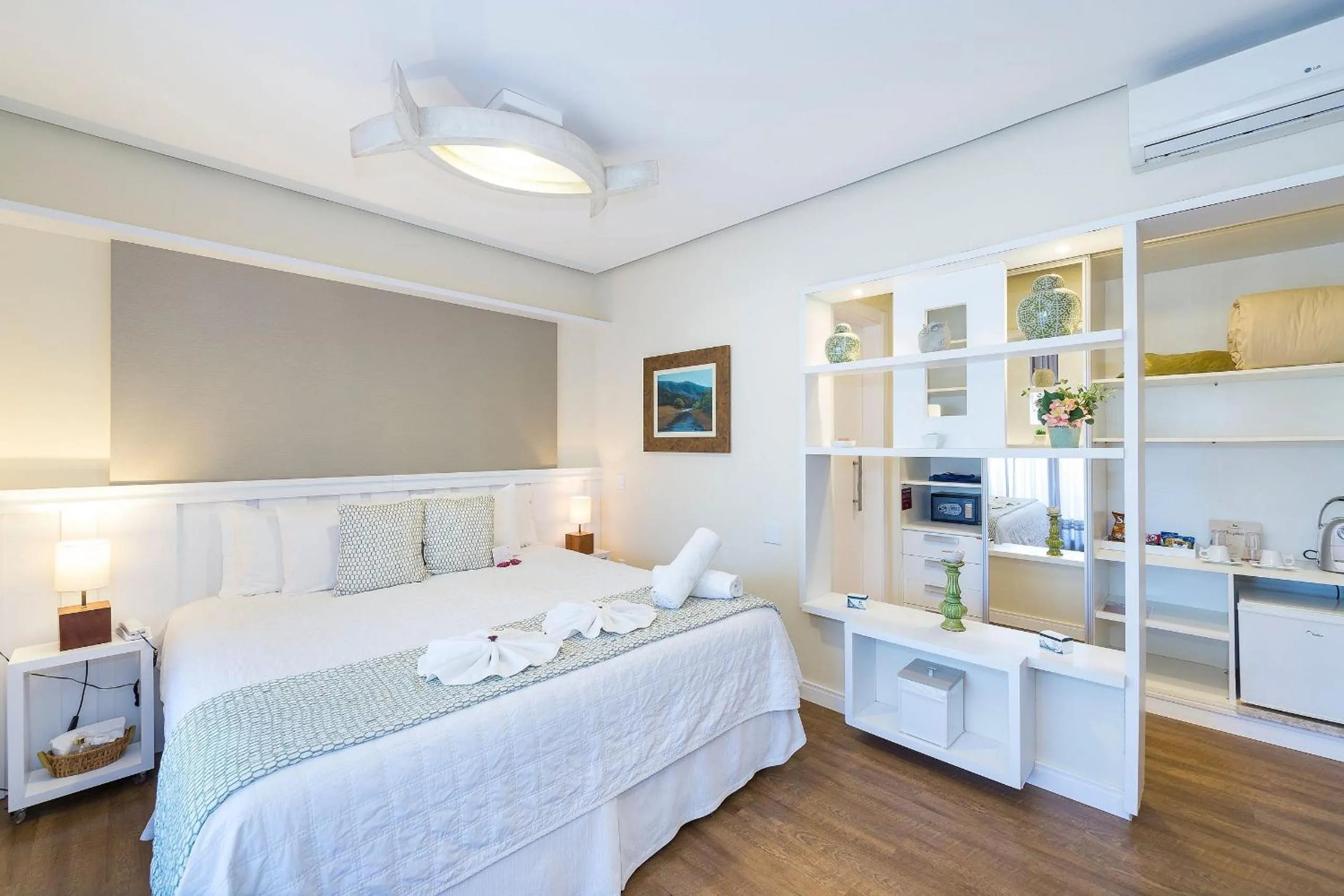Photo of the whole room, Bed in Hospedaria Refugio das Galés
