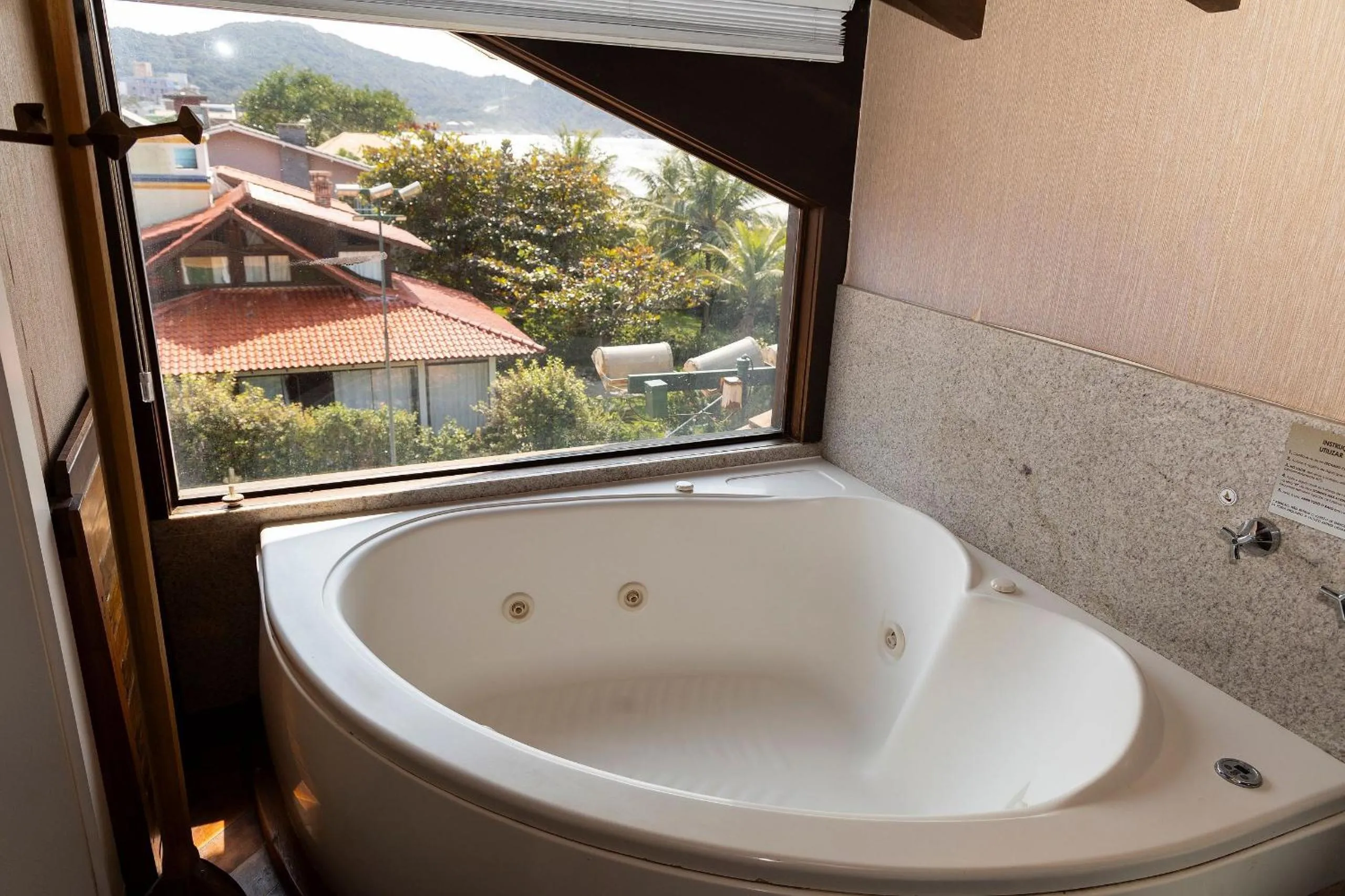 Hot Tub in Hospedaria Refugio das Galés