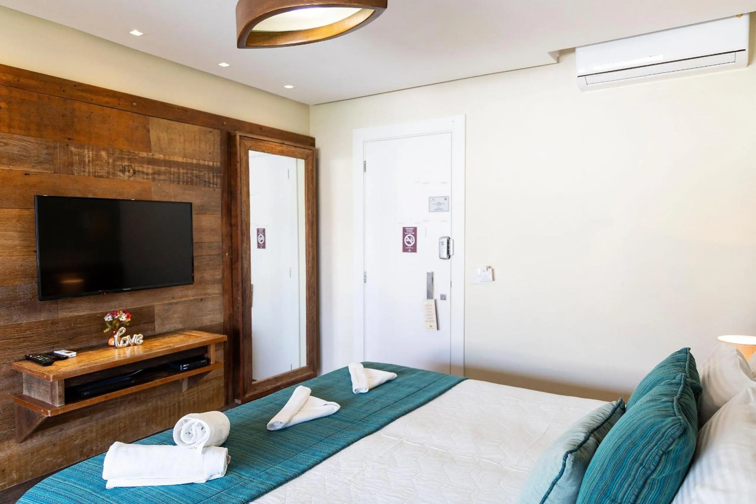 Property building, Bed in Hospedaria Refugio das Galés