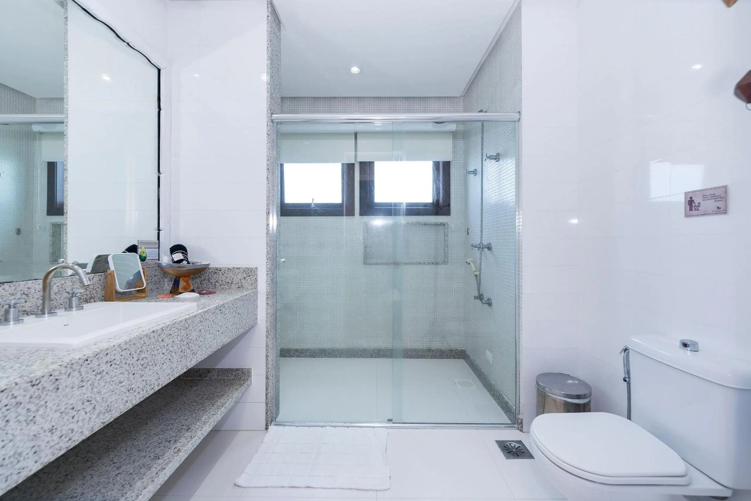 Toilet in Hospedaria Refugio das Galés