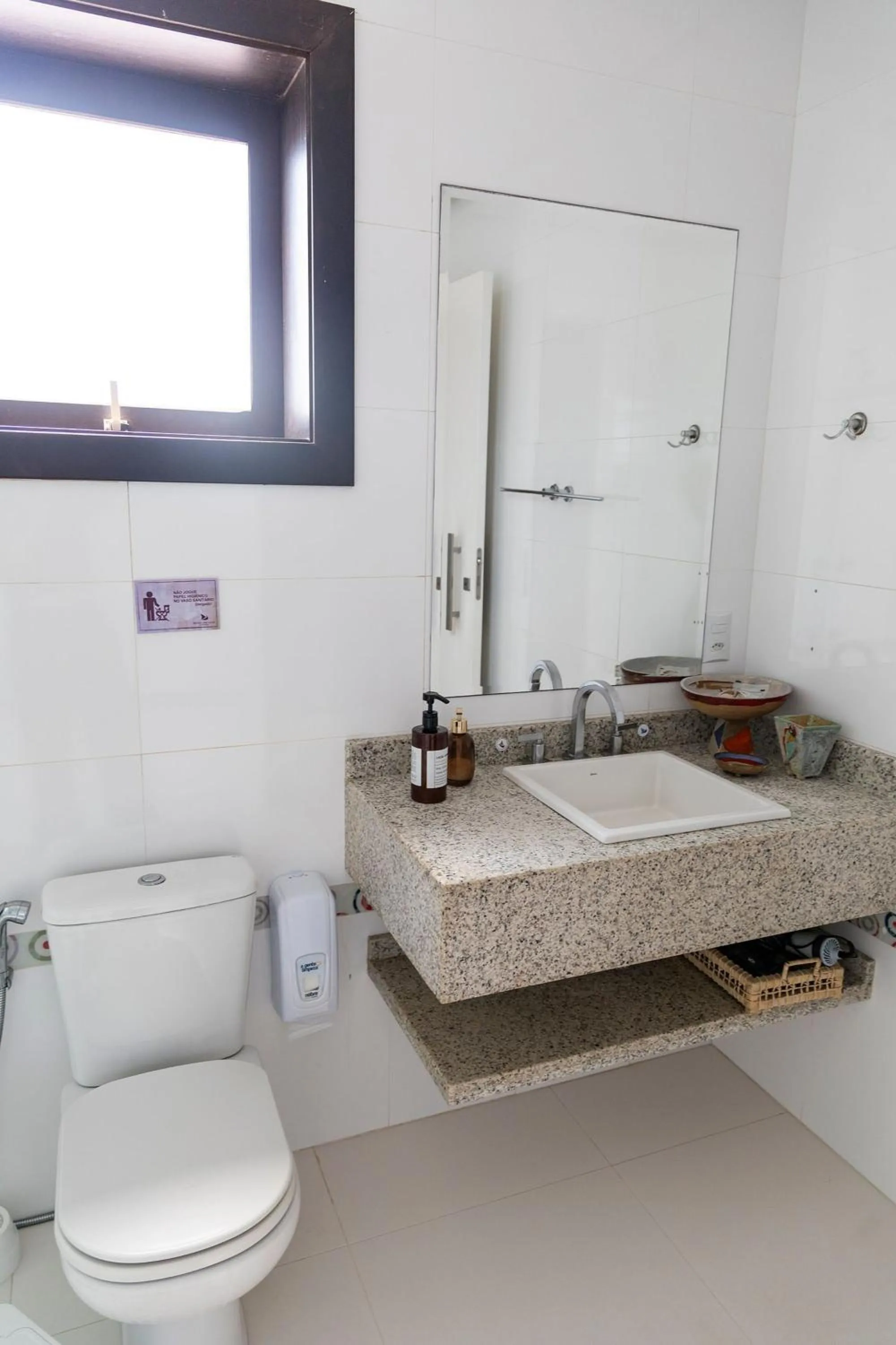 Toilet in Hospedaria Refugio das Galés