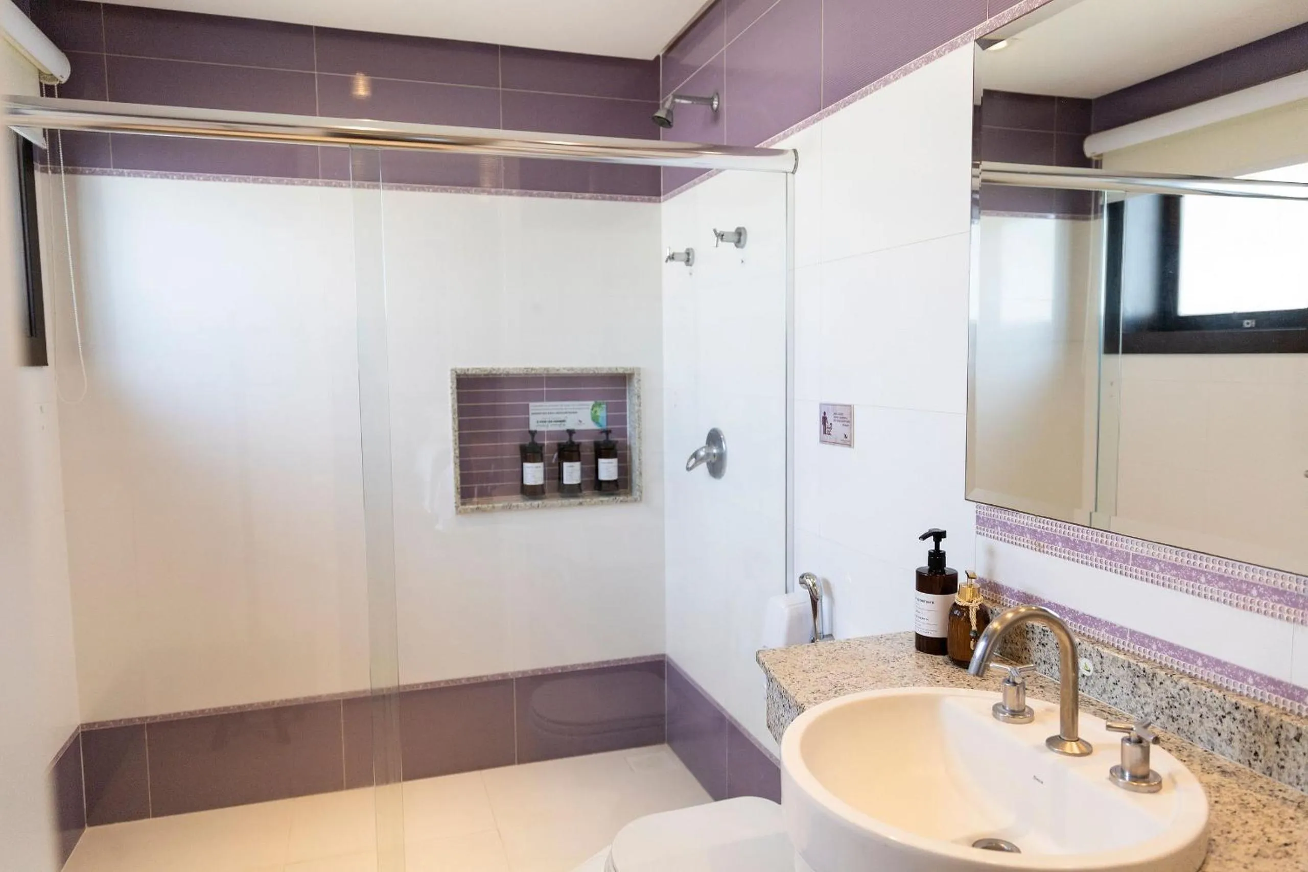 Shower in Hospedaria Refugio das Galés