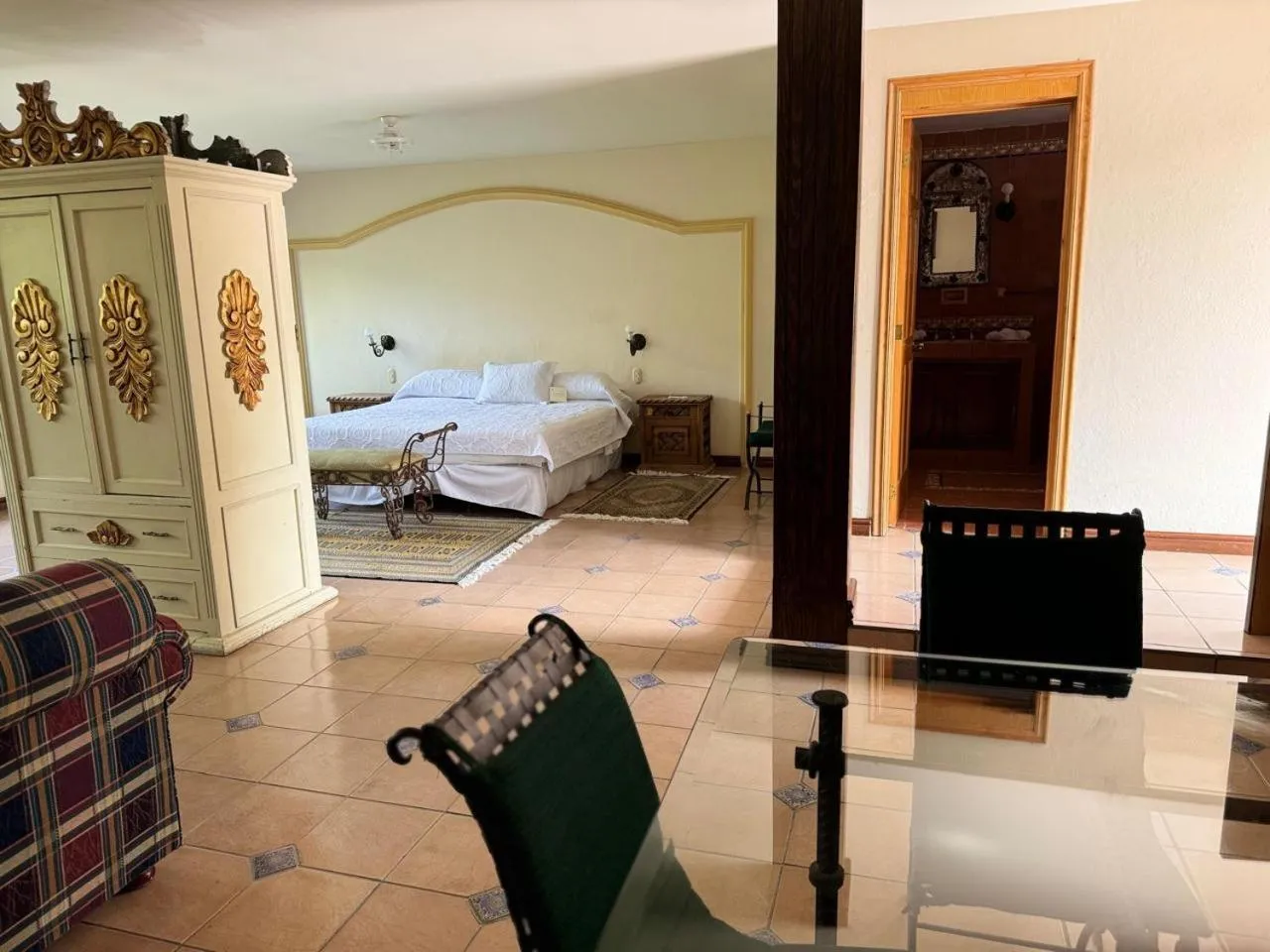 Living room, Bed in Hotel Ex Hacienda La Pitaya Querétaro