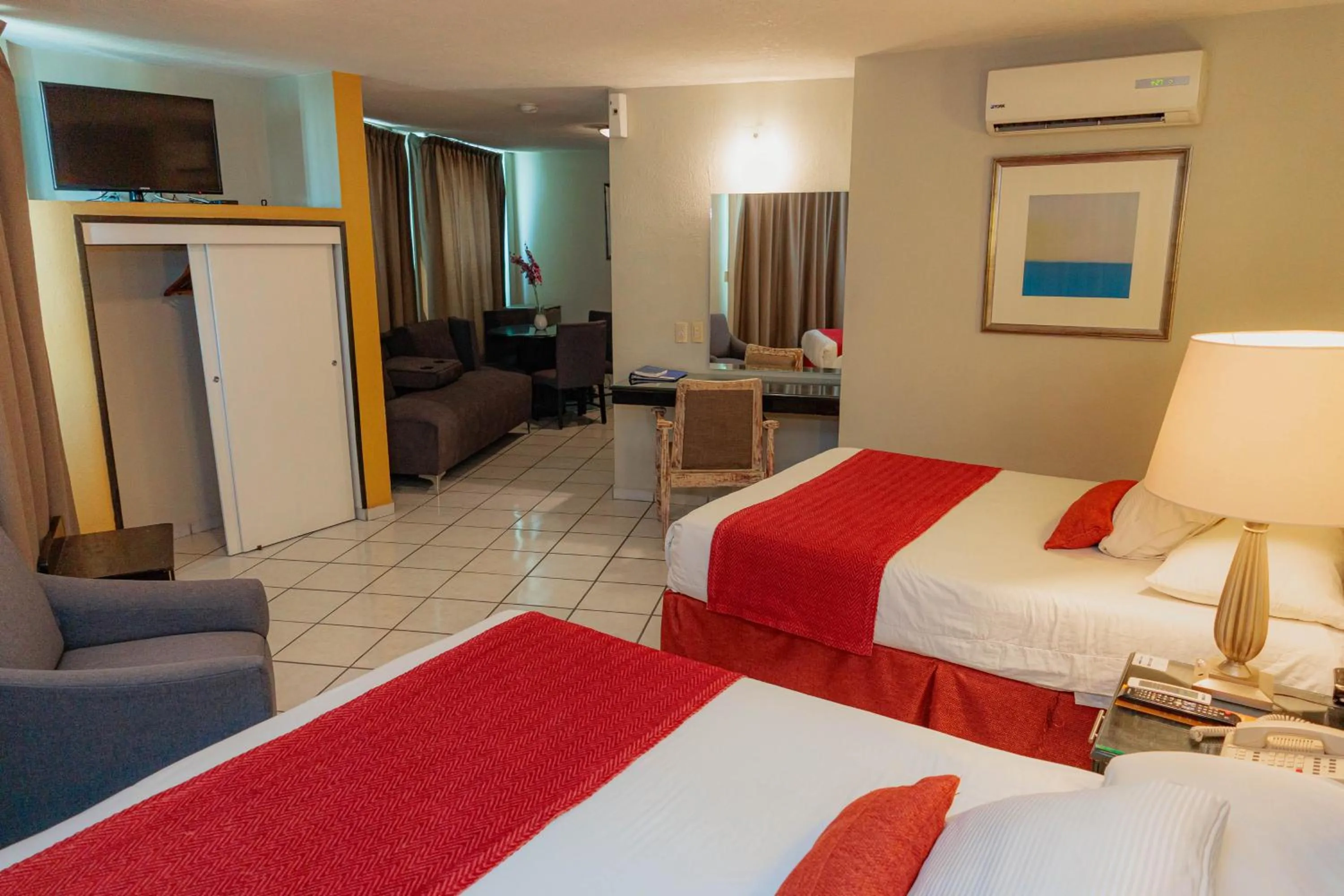 Photo of the whole room in Howard Johnson by Wyndham Guanajuato Leon Avenida