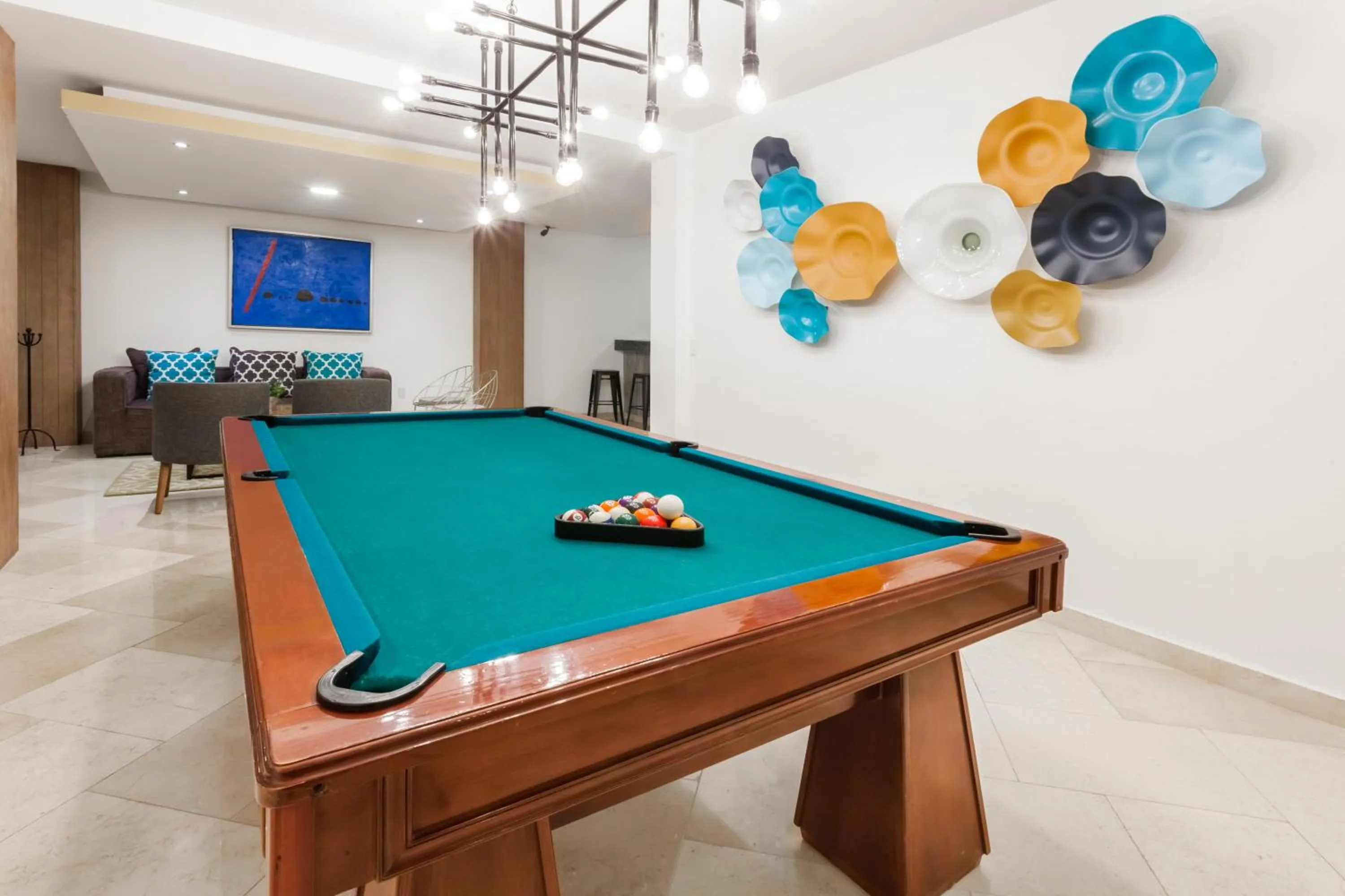 Billiard in Howard Johnson by Wyndham Guanajuato Leon Avenida