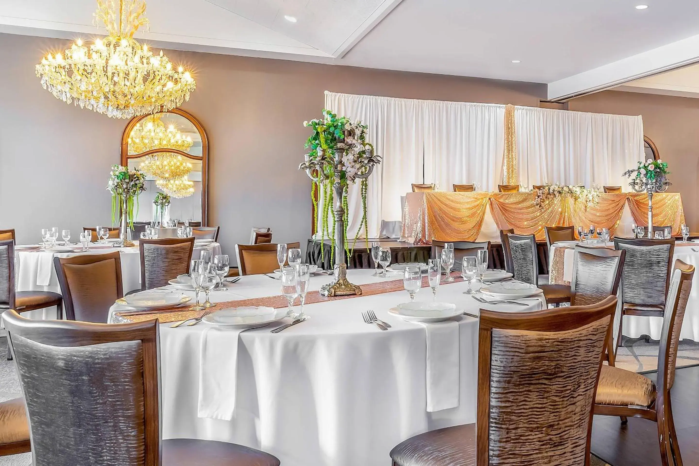 Meeting/conference room in Riverview Inn & Suites, an Ascend Collection Hotel Meeting/conference room in Riverview Inn & Suites, an Ascend Collection Hotel