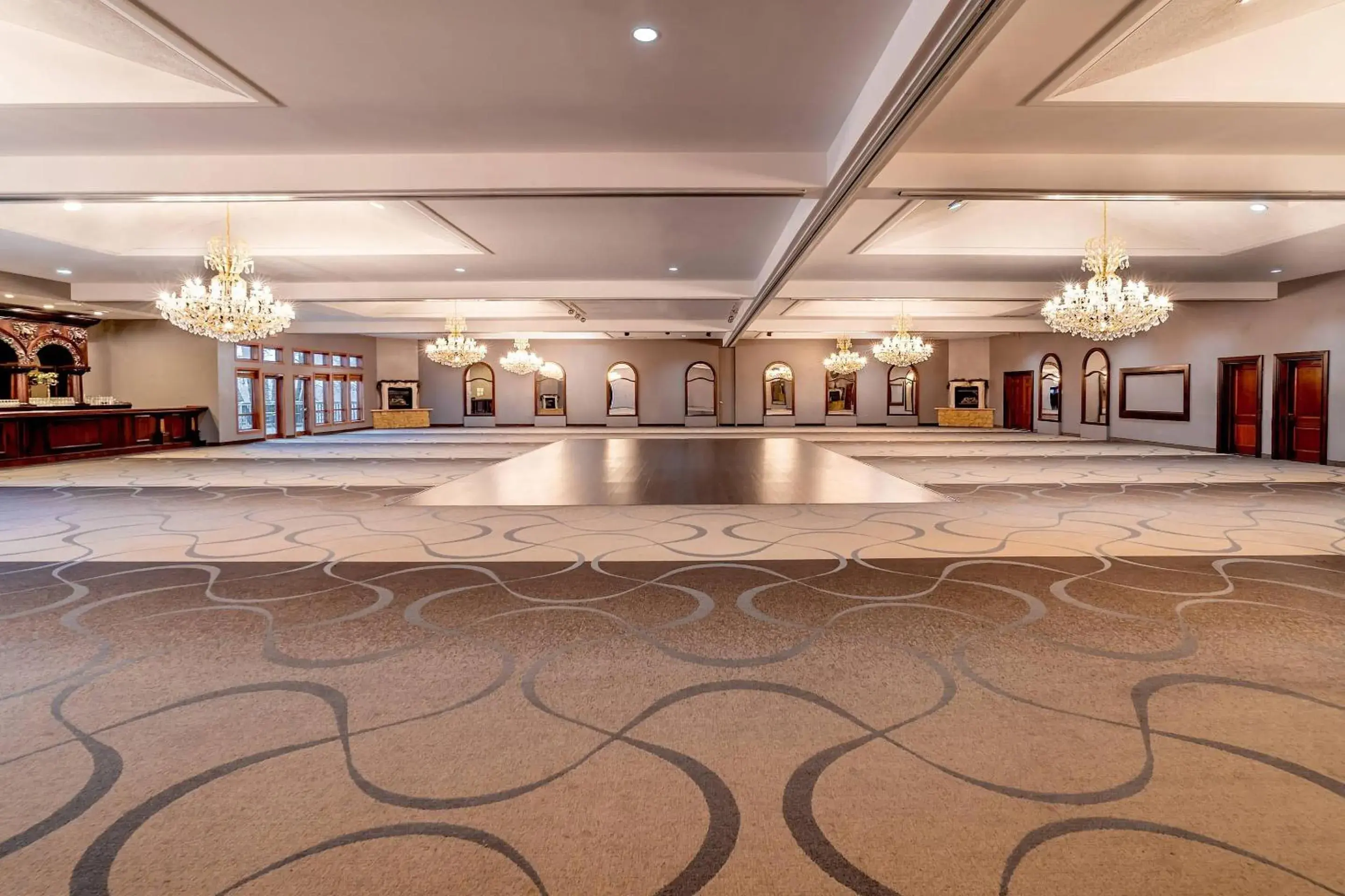 Meeting/conference room in Riverview Inn & Suites, an Ascend Collection Hotel Meeting/conference room in Riverview Inn & Suites, an Ascend Collection Hotel