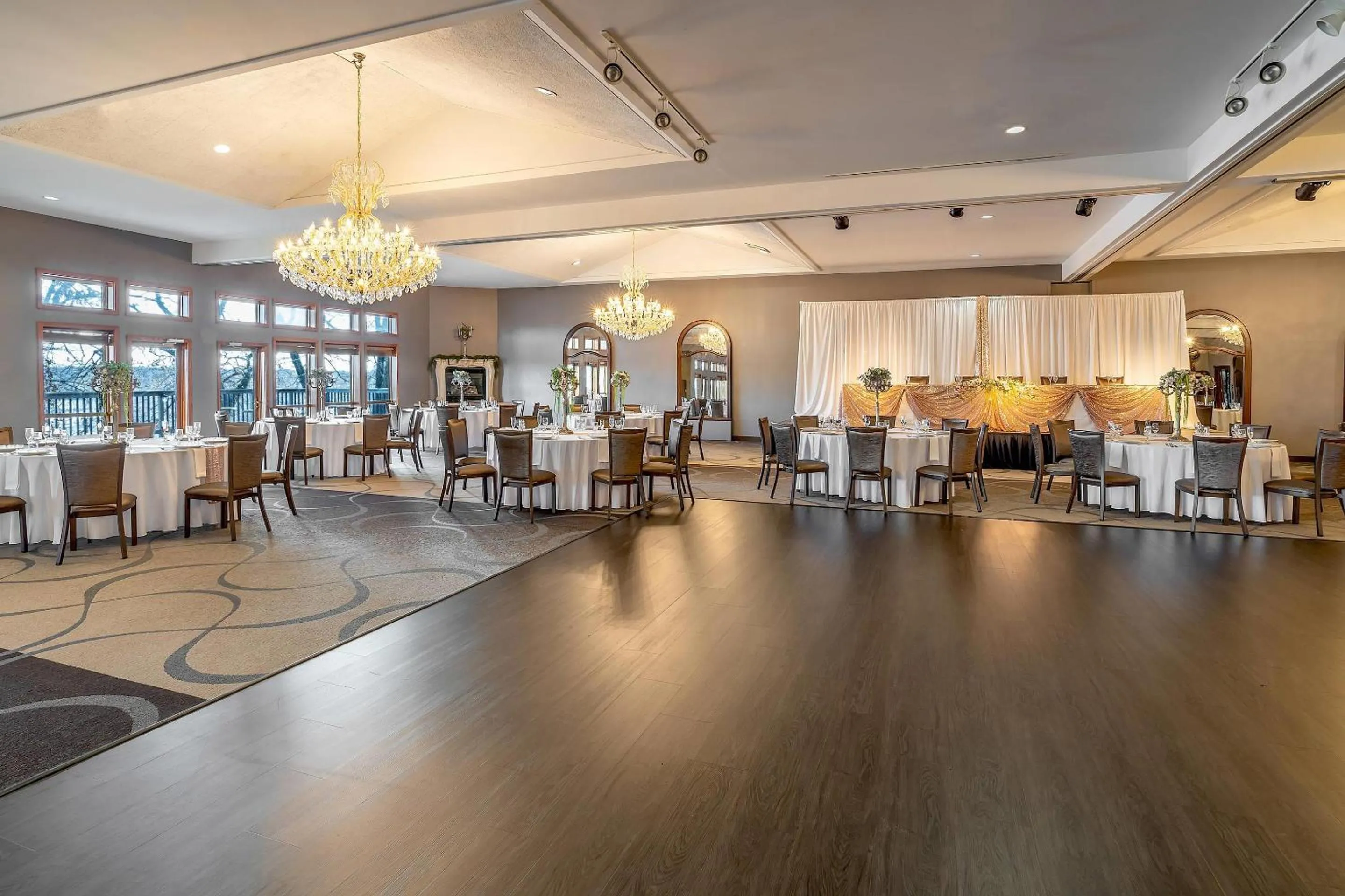 Meeting/conference room in Riverview Inn & Suites, an Ascend Collection Hotel