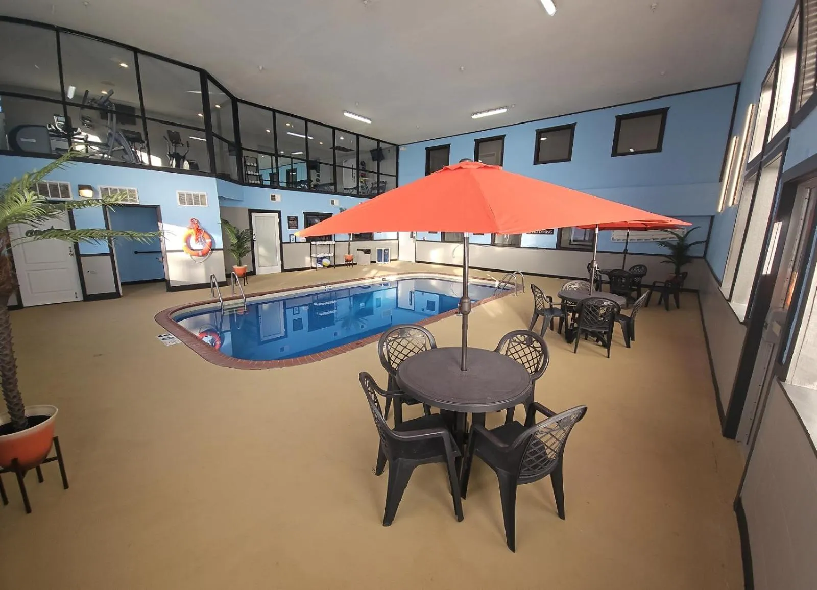 Swimming pool in Riverview Inn & Suites, an Ascend Collection Hotel