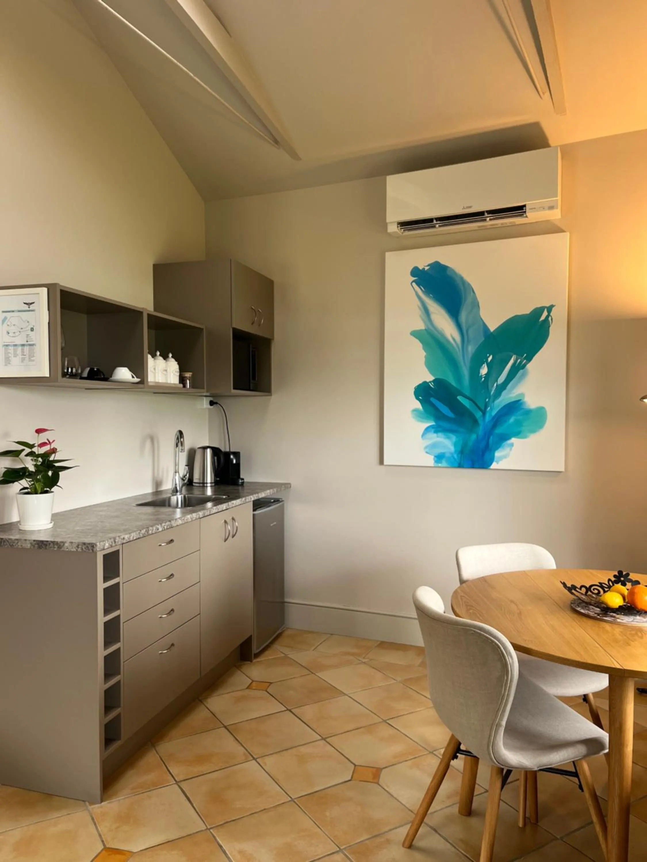 Kitchen or kitchenette in Windhover Estate