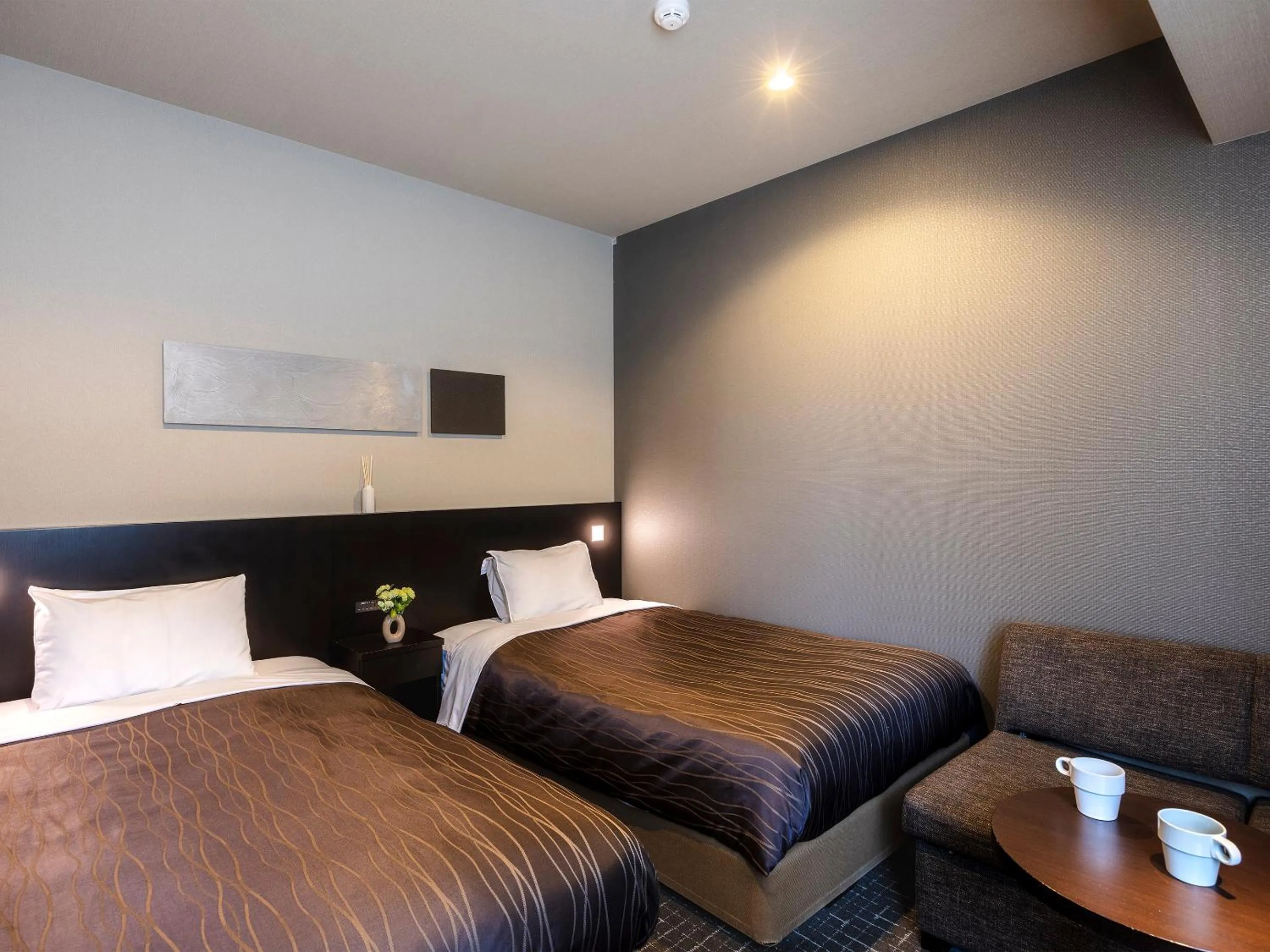 Photo of the whole room, Bed in Sendai Washington Hotel