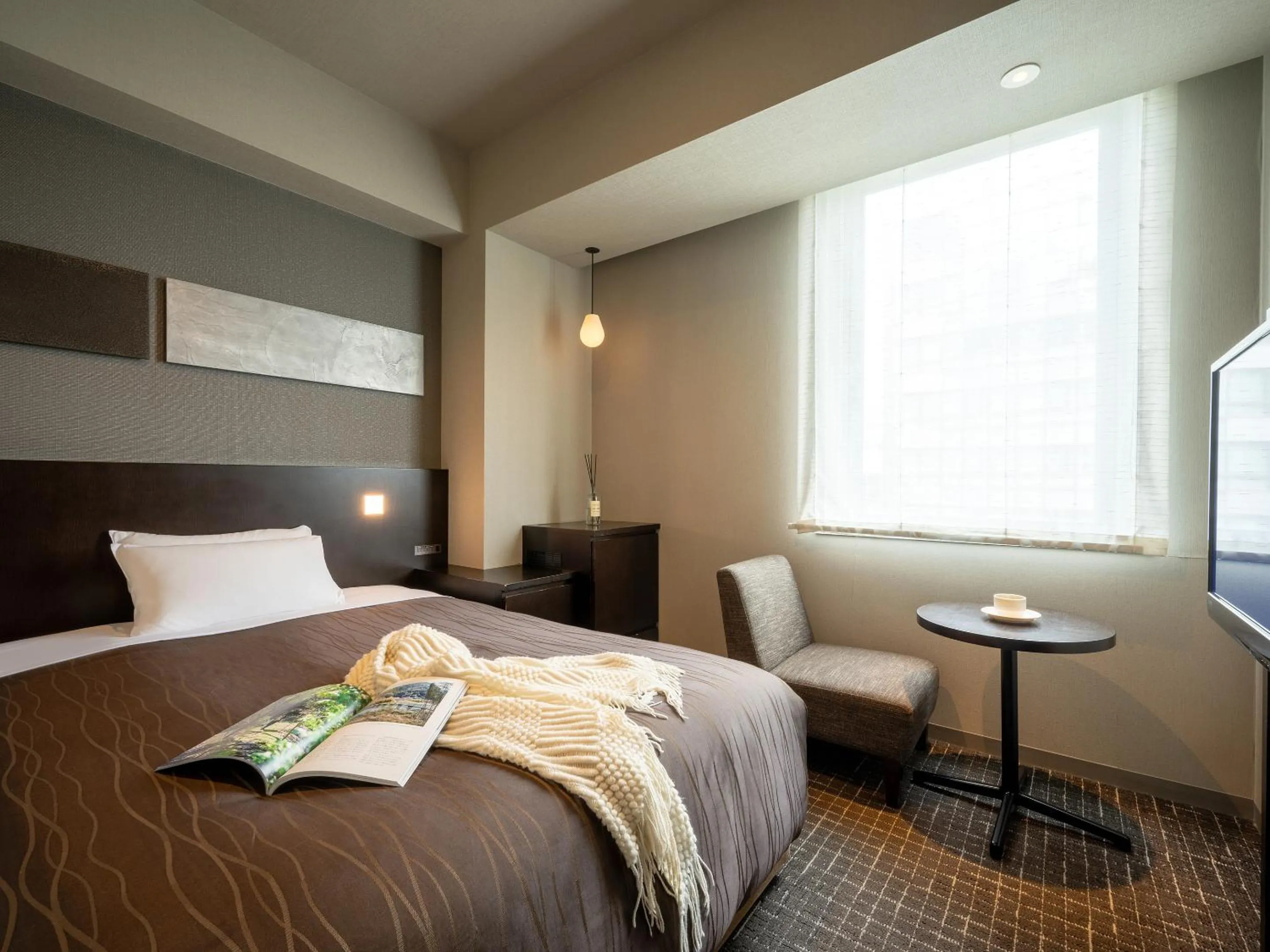 Photo of the whole room, Bed in Sendai Washington Hotel