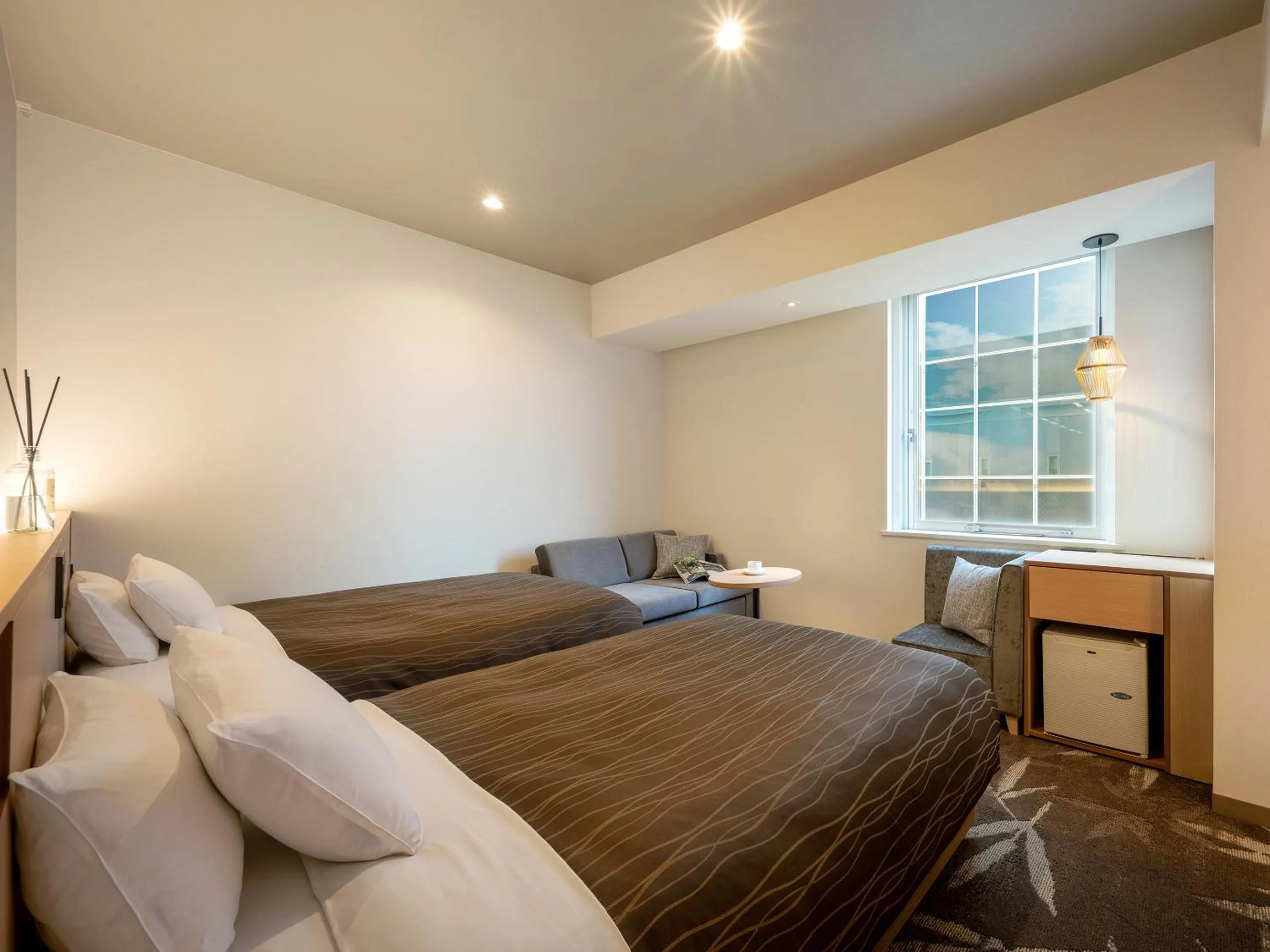 Photo of the whole room, Bed in Sendai Washington Hotel