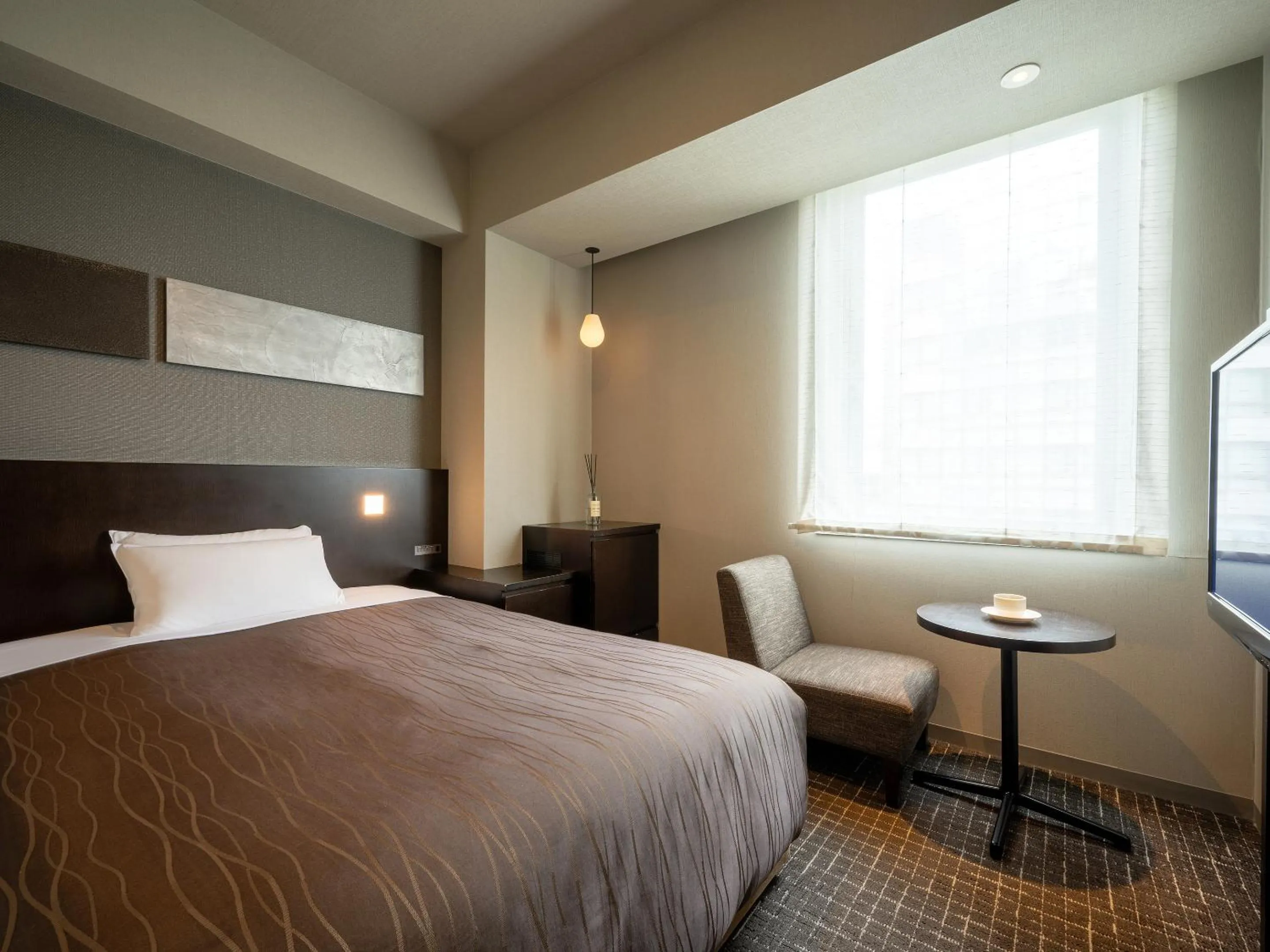 Photo of the whole room, Bed in Sendai Washington Hotel