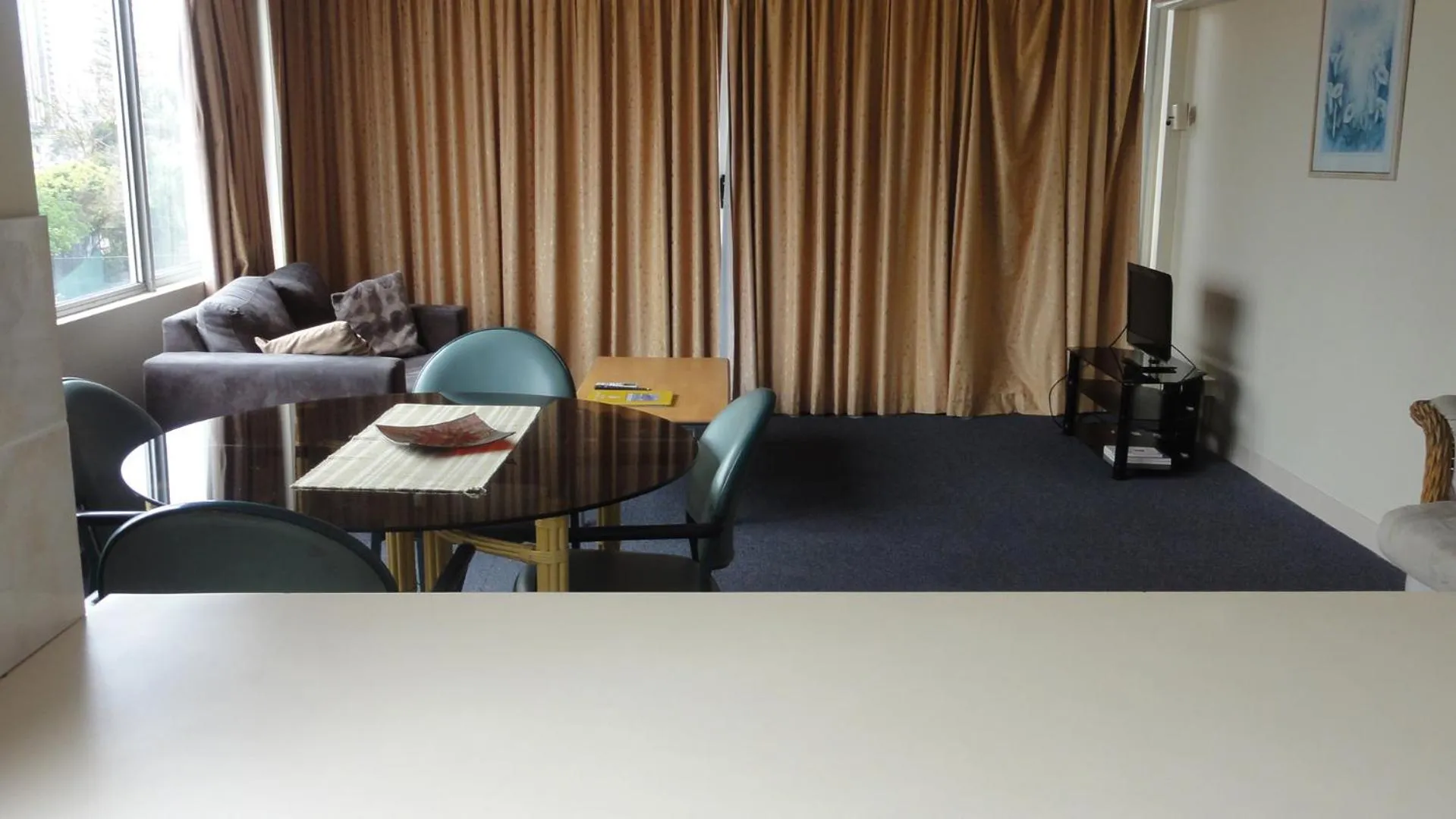 TV and multimedia in Quarterdeck Apartments